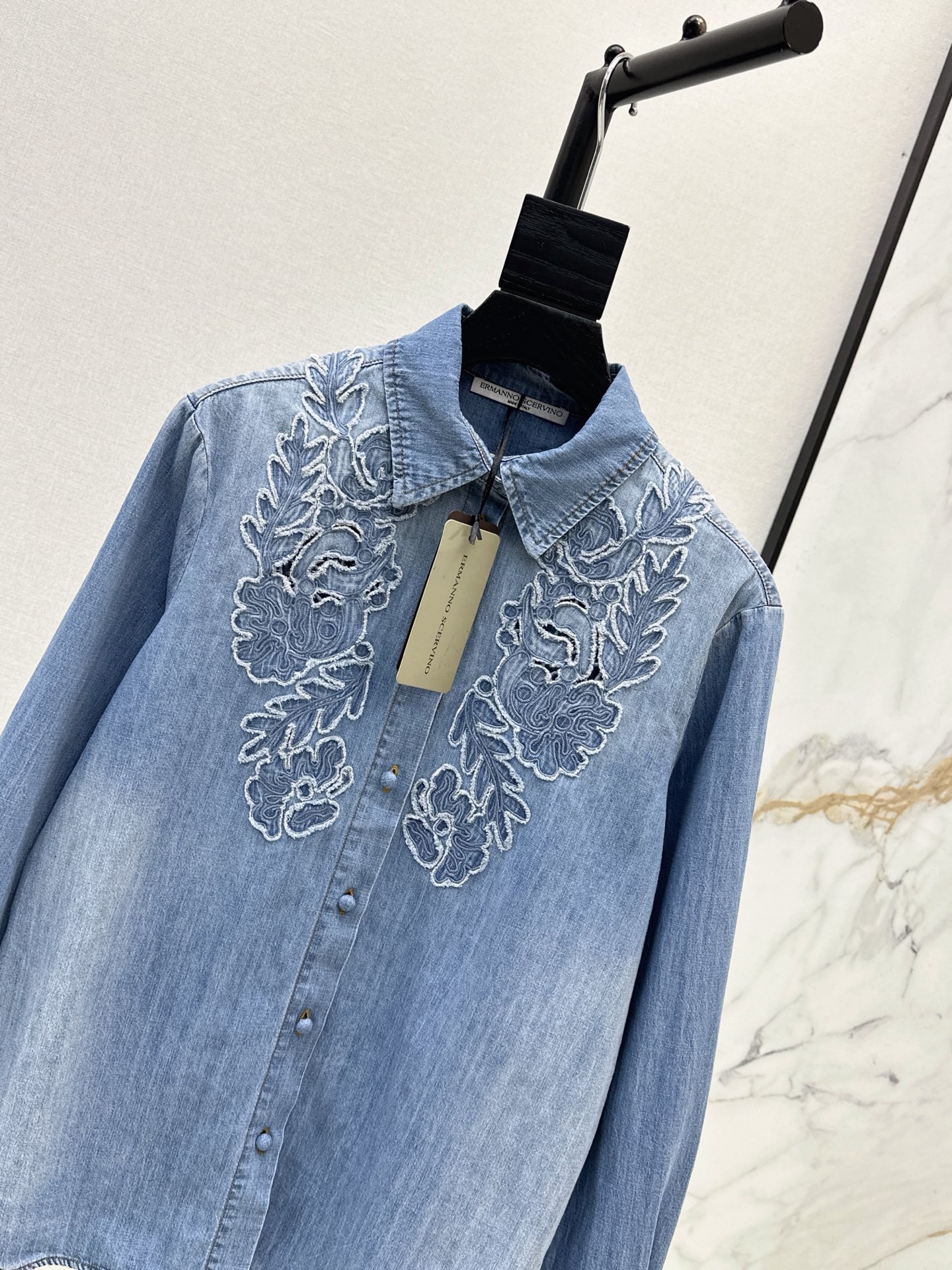 ES 26fw lace embroidery shirt