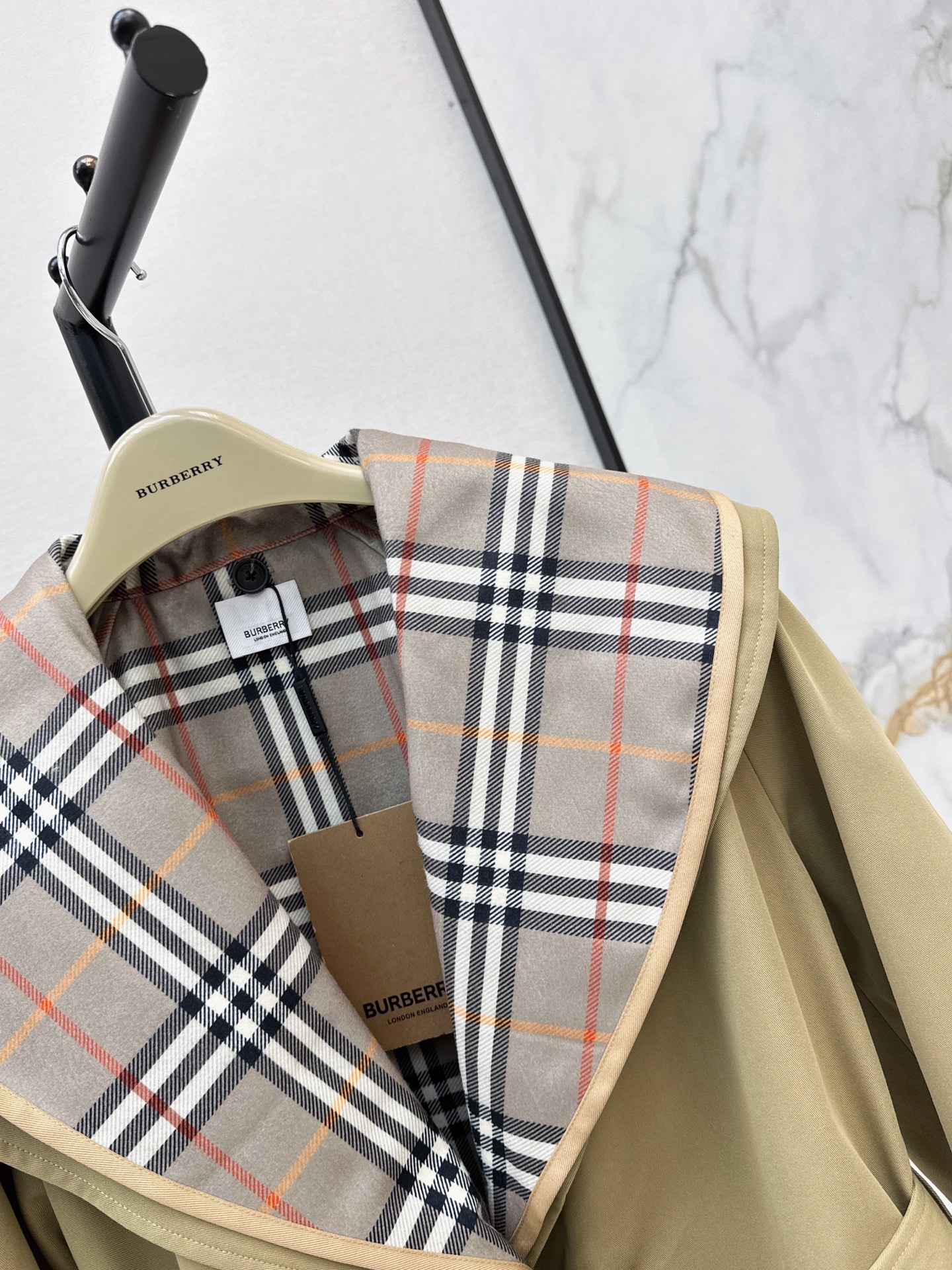 Burb 26fw trench coats with plaid lining