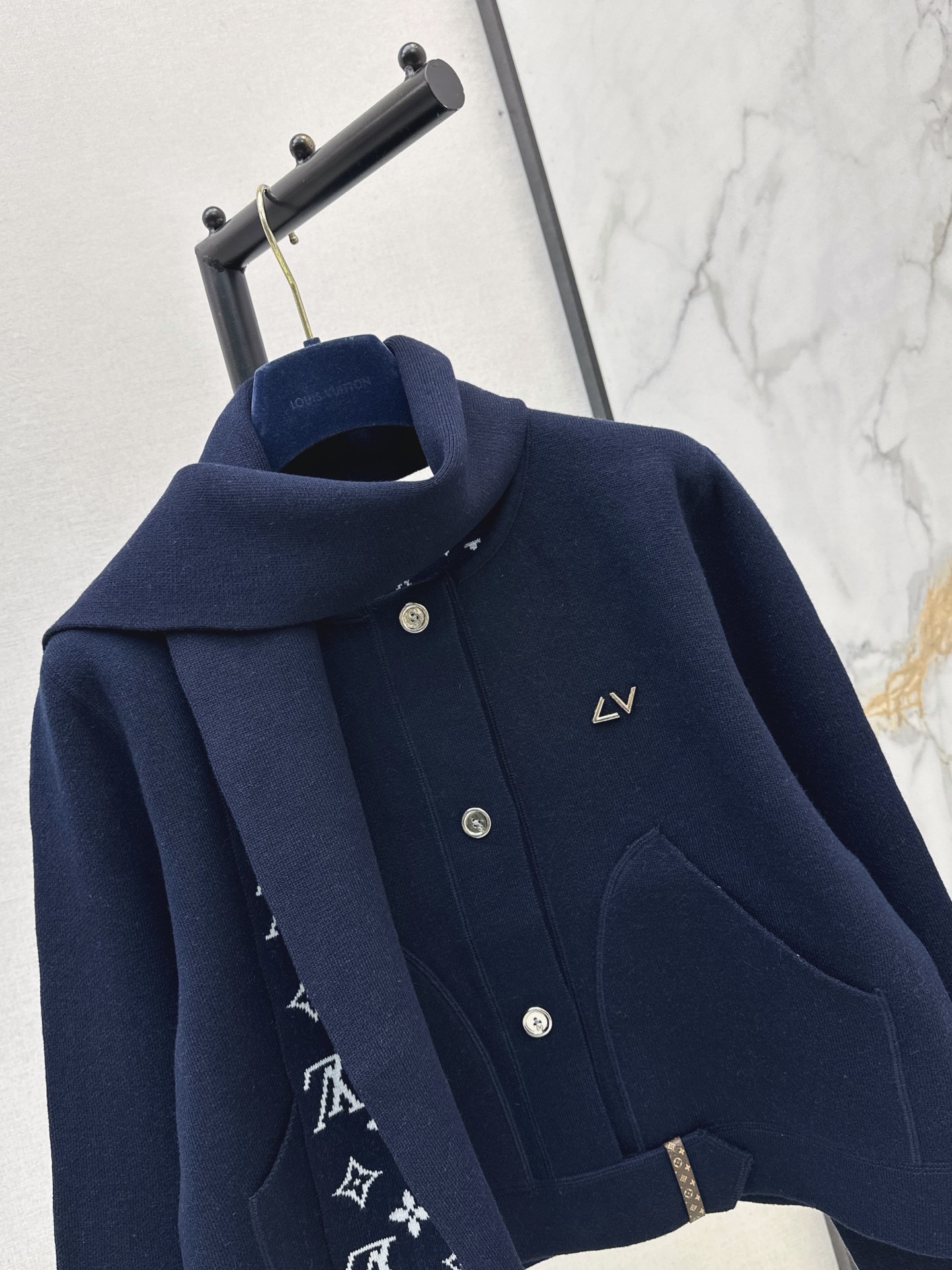 Loui 26fw scraf-collar knit jacket