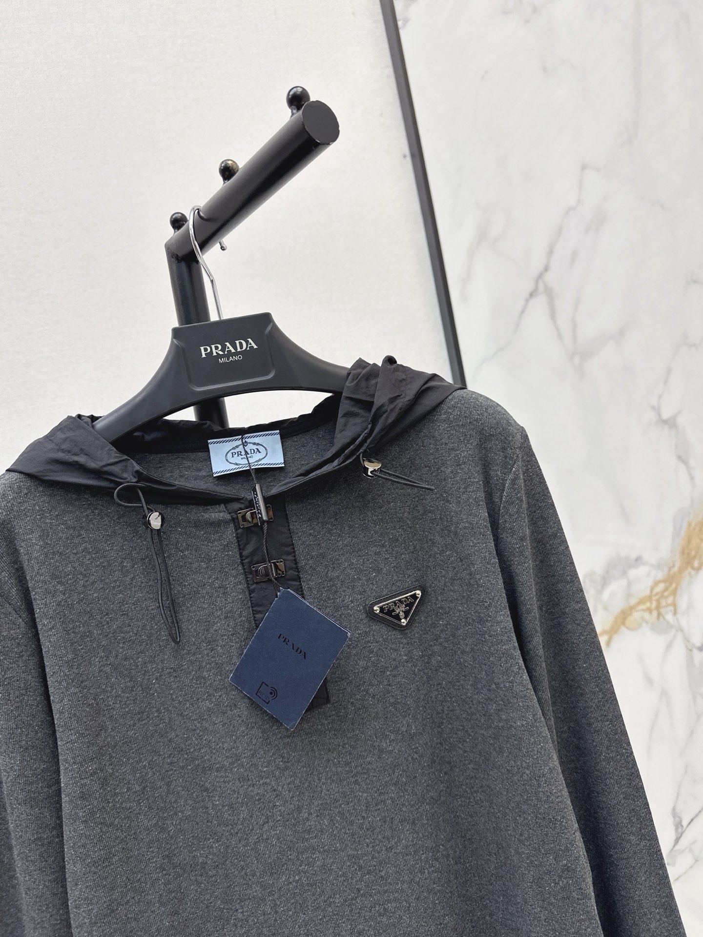 Pra 26fw hooded basic tee