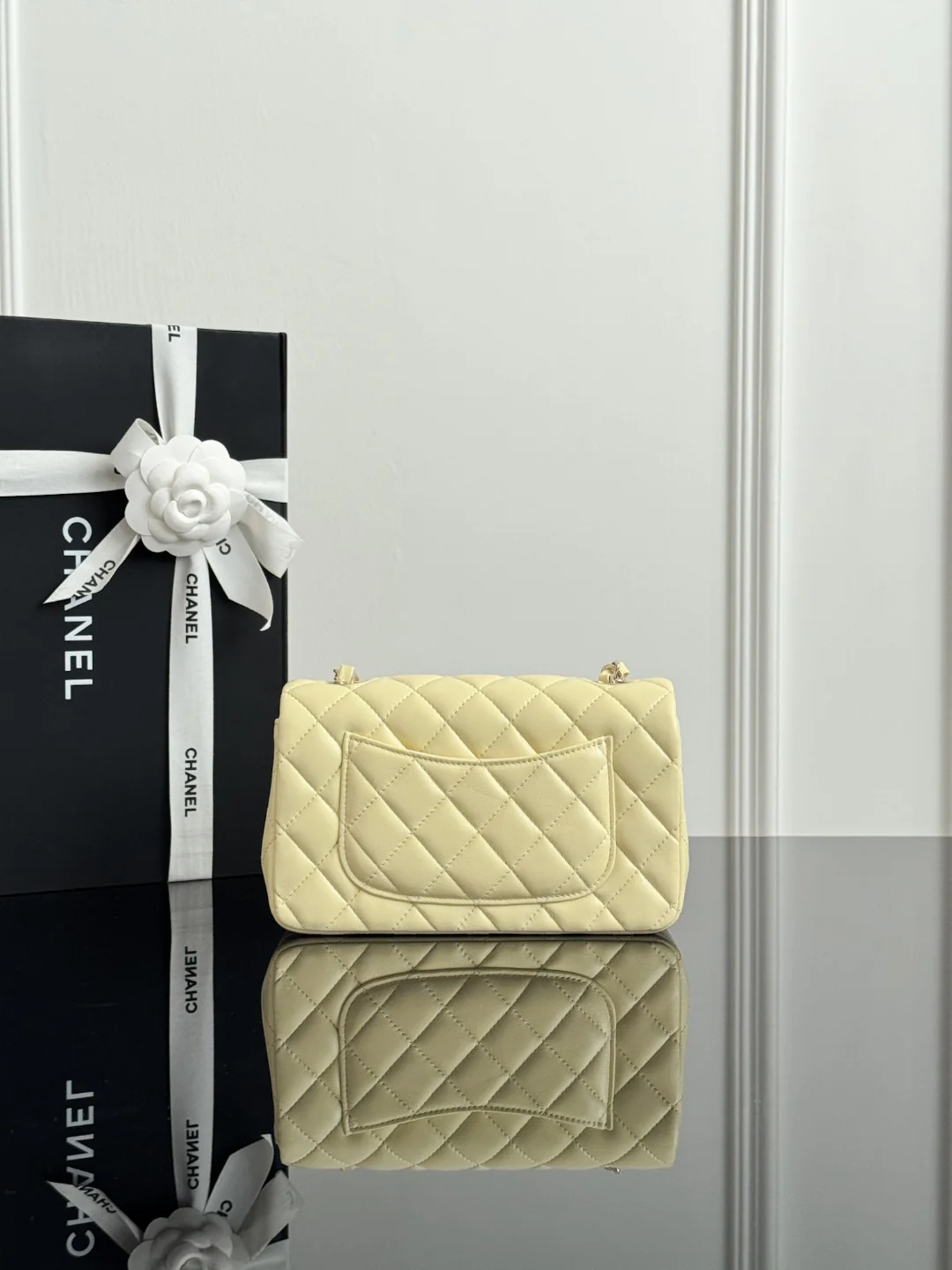 Chan cf20 chain shoulder bag