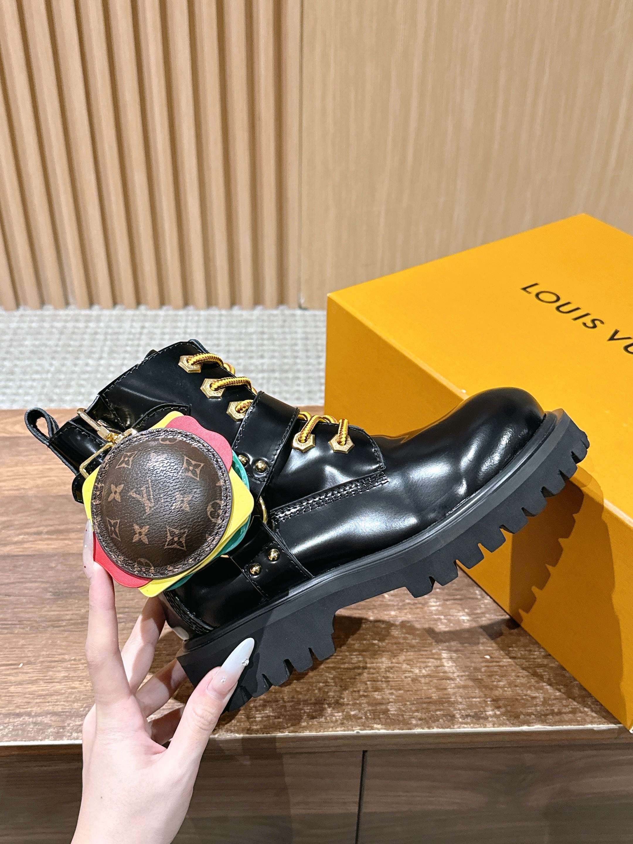Loui 25fw biker boots