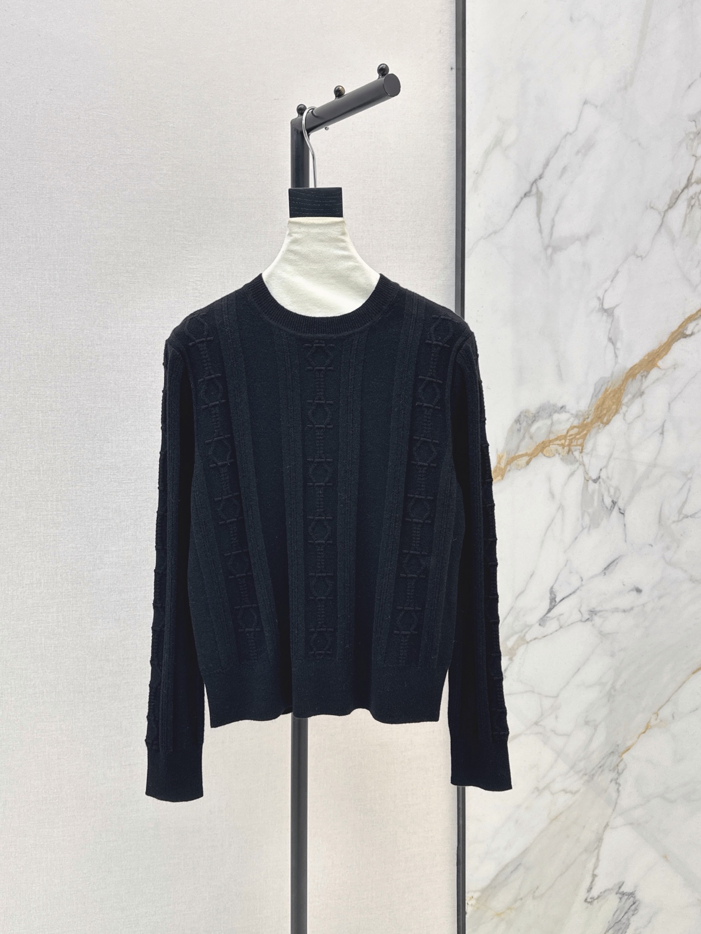 Her 26fw cable sweater