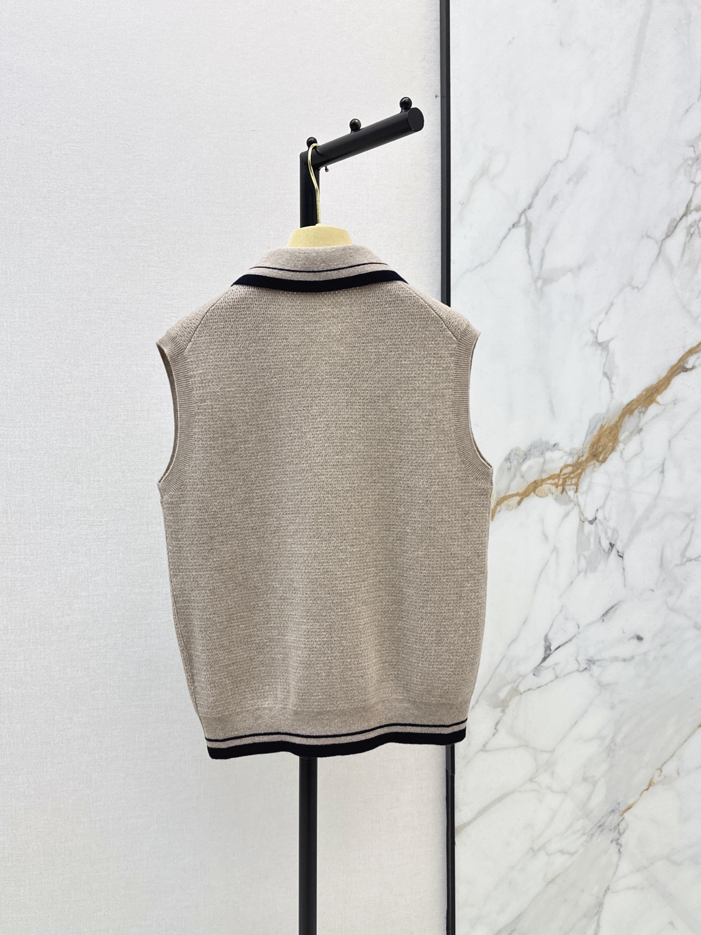 Miu 26fw cashmere knit vest
