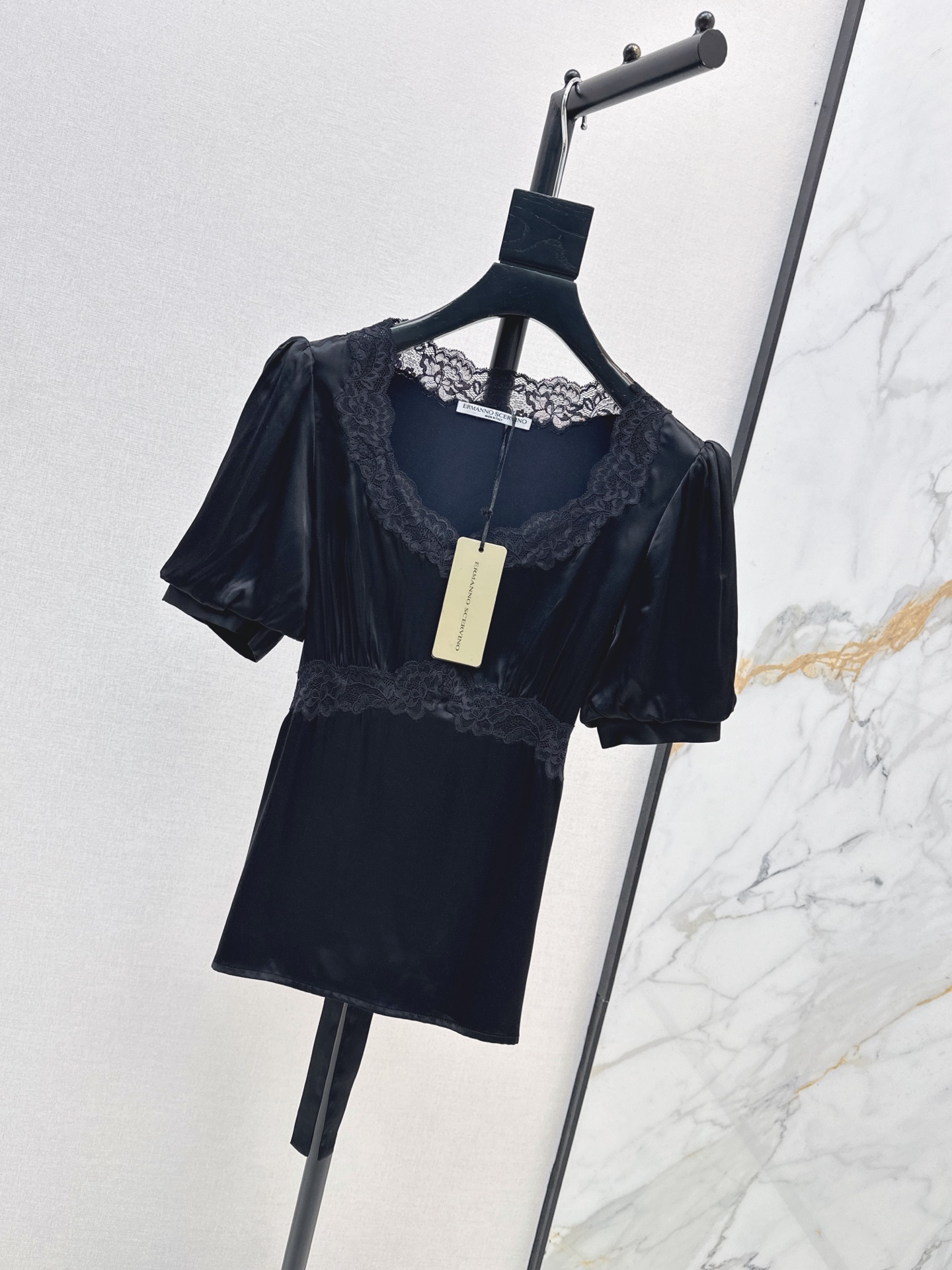ES 26ss lace contract saint top