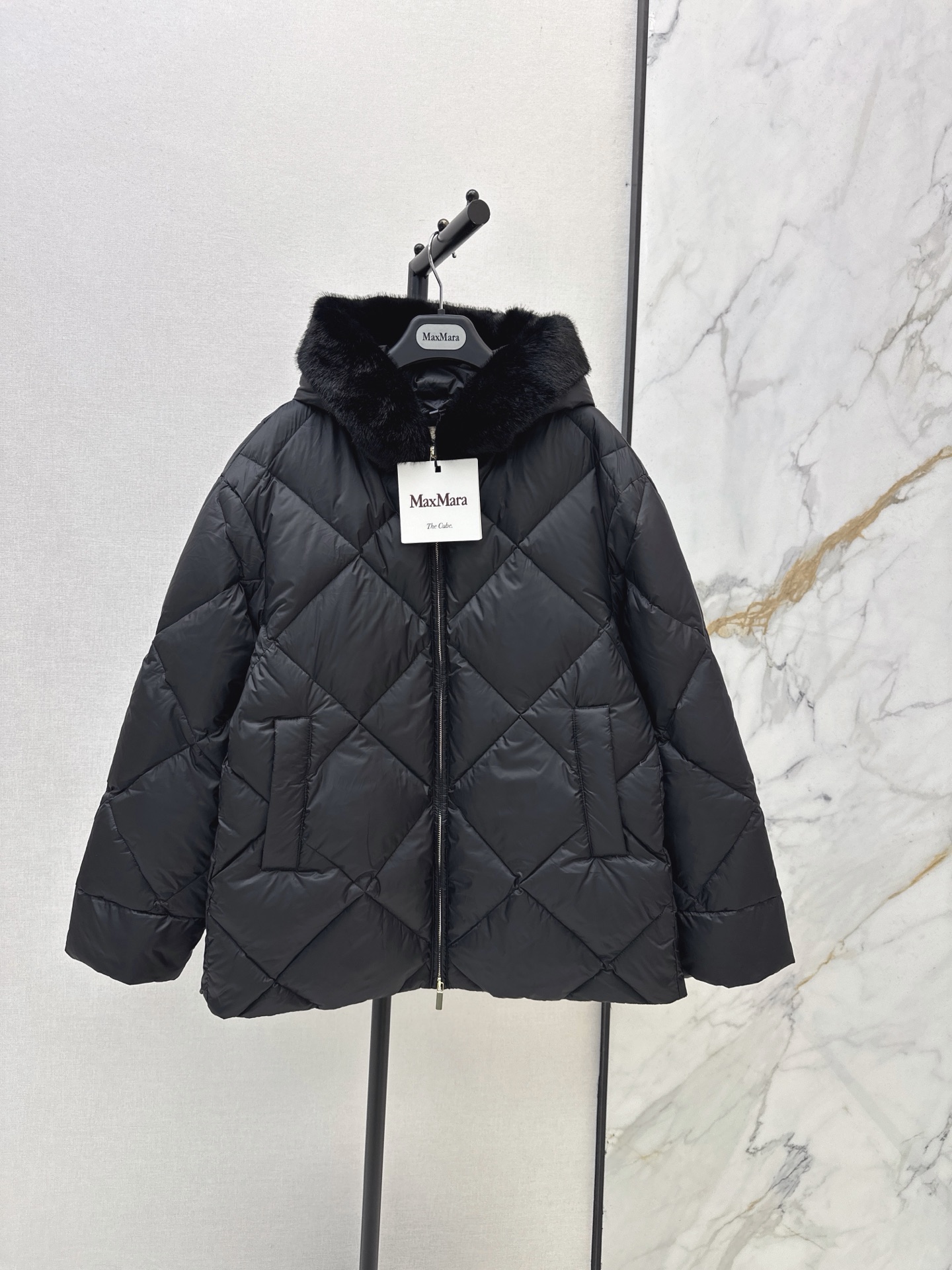 Max 26fw fur-trim down jacket