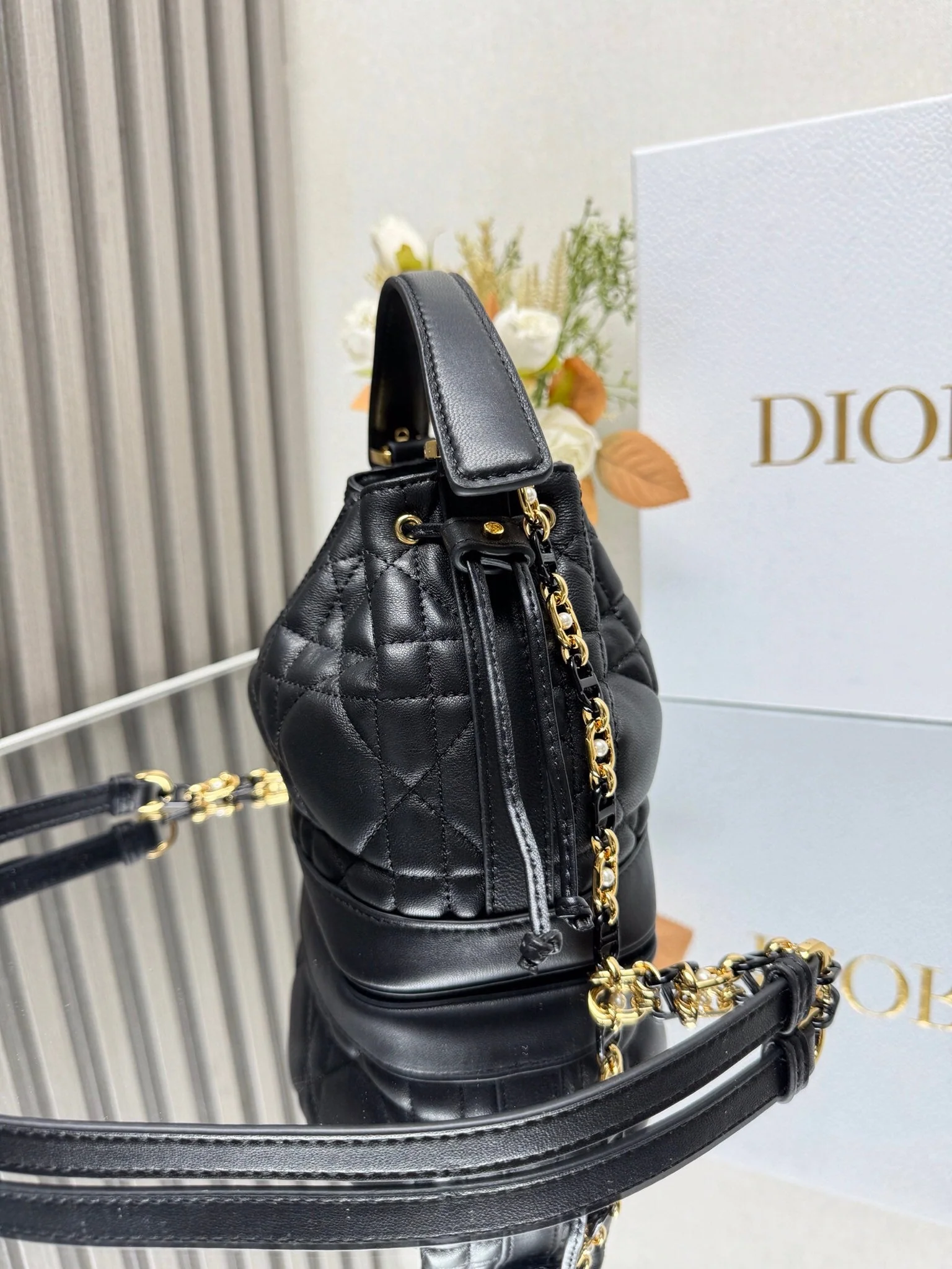 D Small Jolie Bucket Bag