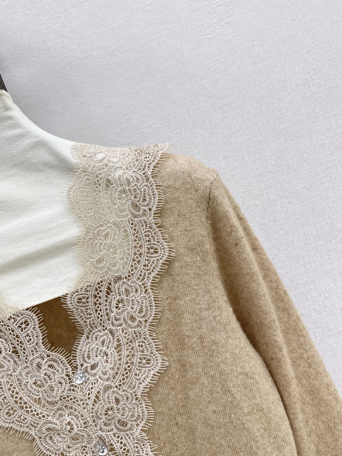ES 26fw lace wool basic tee