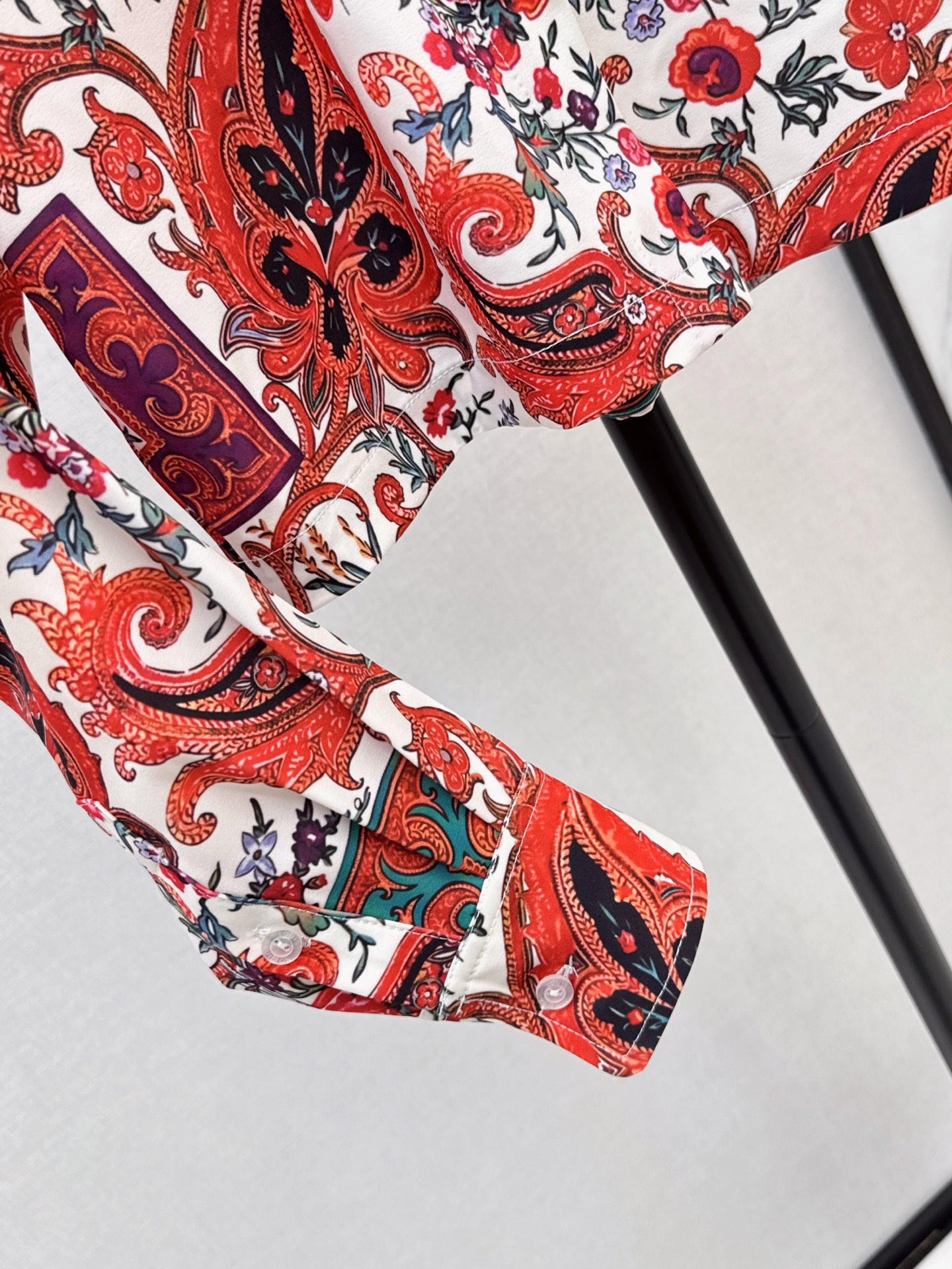 Loui 26fw cropped print shirt