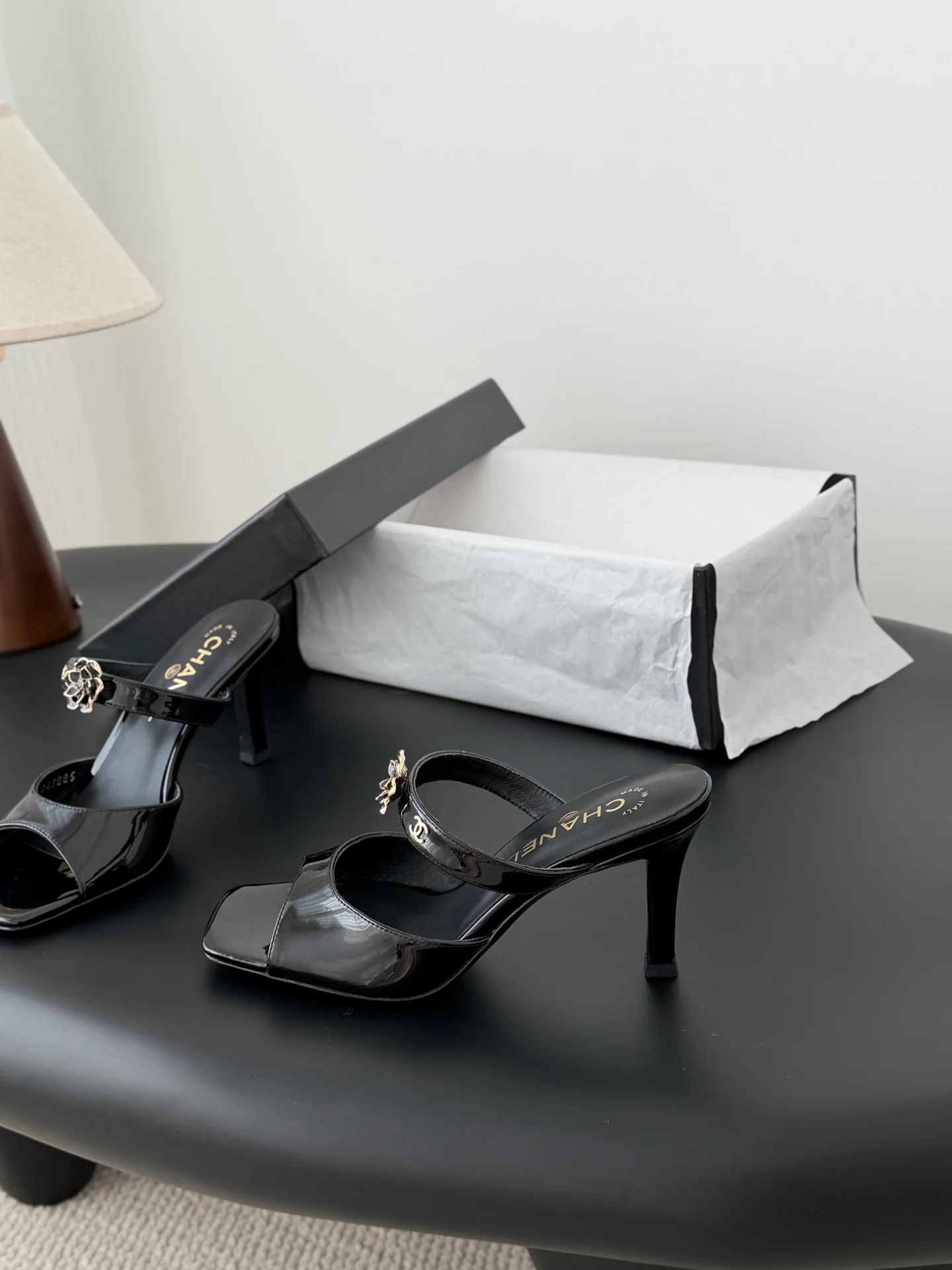 Chan 26ss camellia leather open-toe stiletto sandals