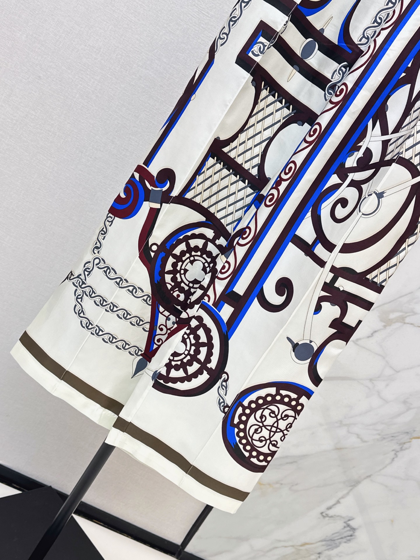Her 26fw print straight-leg pants