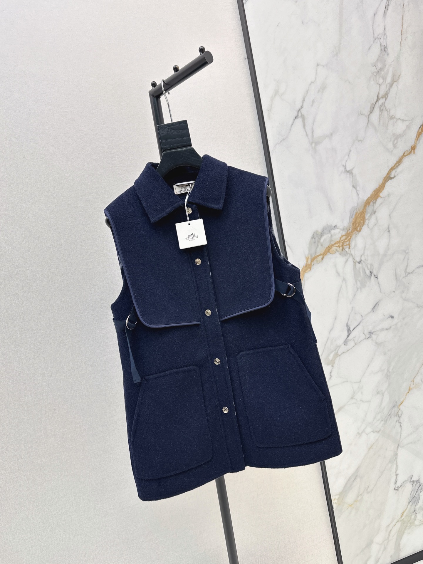 Her 26fw cashmere vest jacket