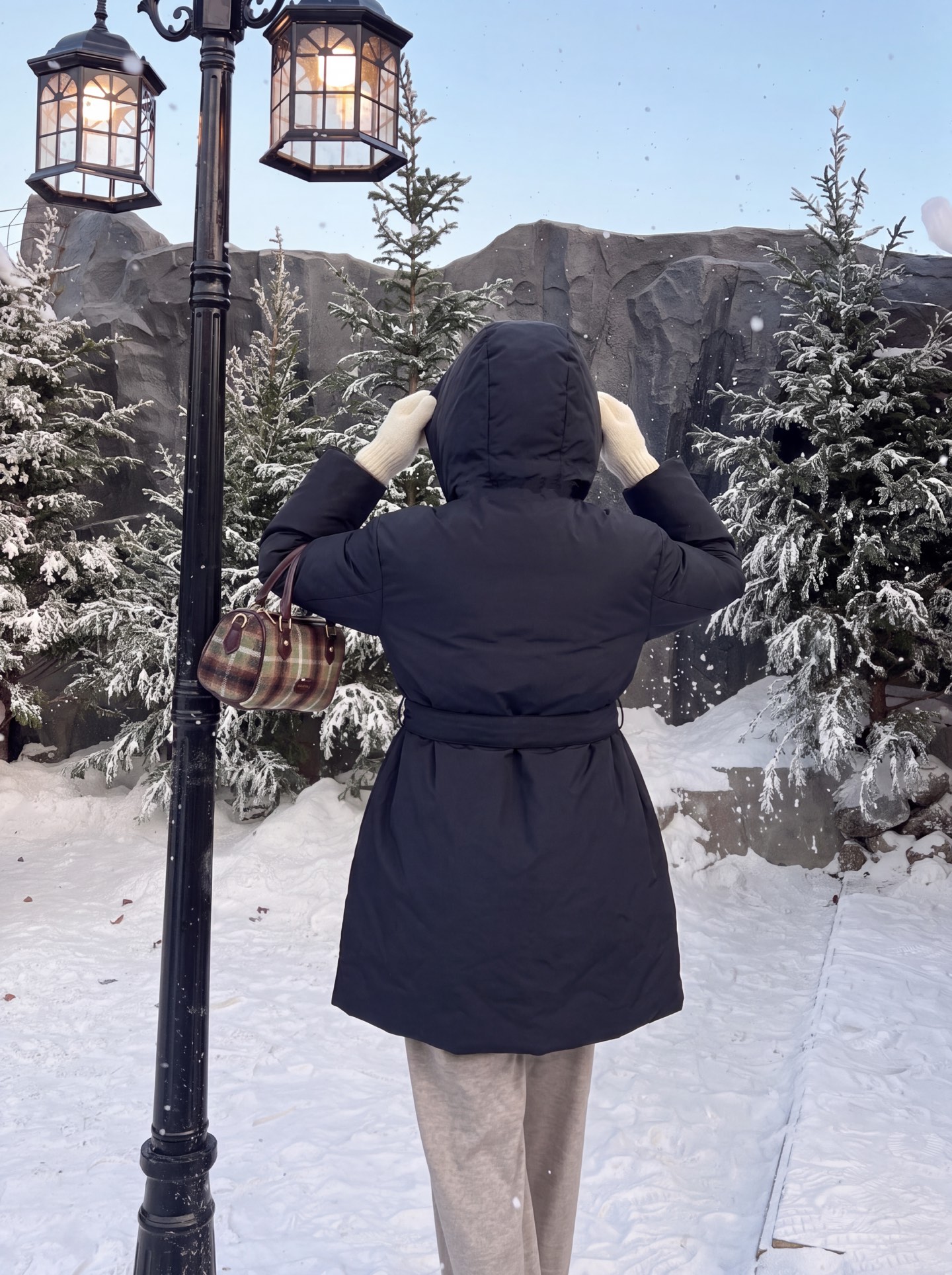 Max 26fw reversible hooded puffer jacket