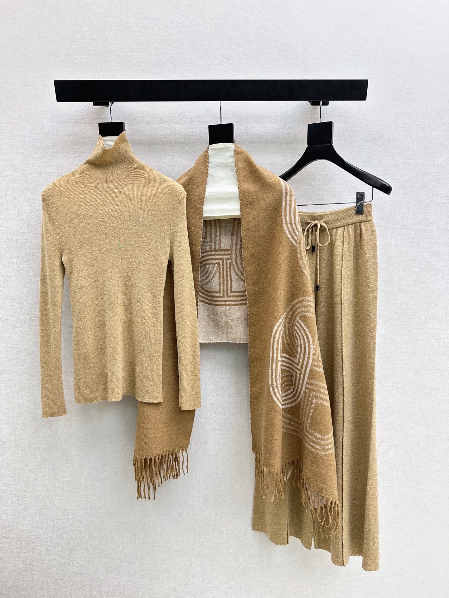 Her 26fw knit knitwear shawls pants sets
