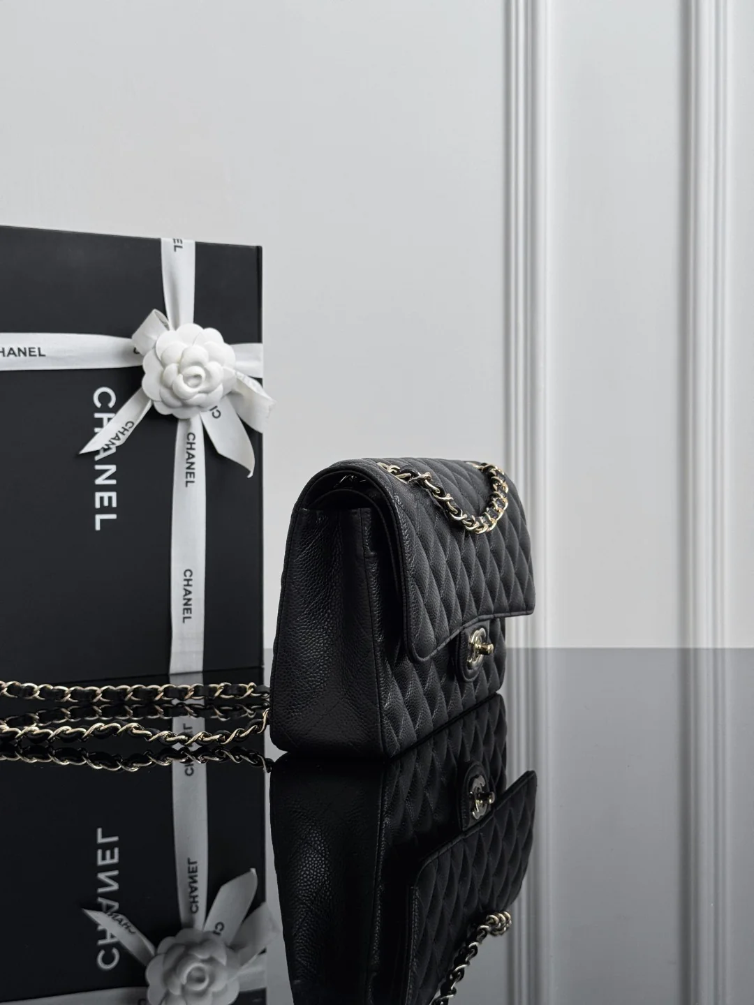 Chan cf25 chain shoulder bag