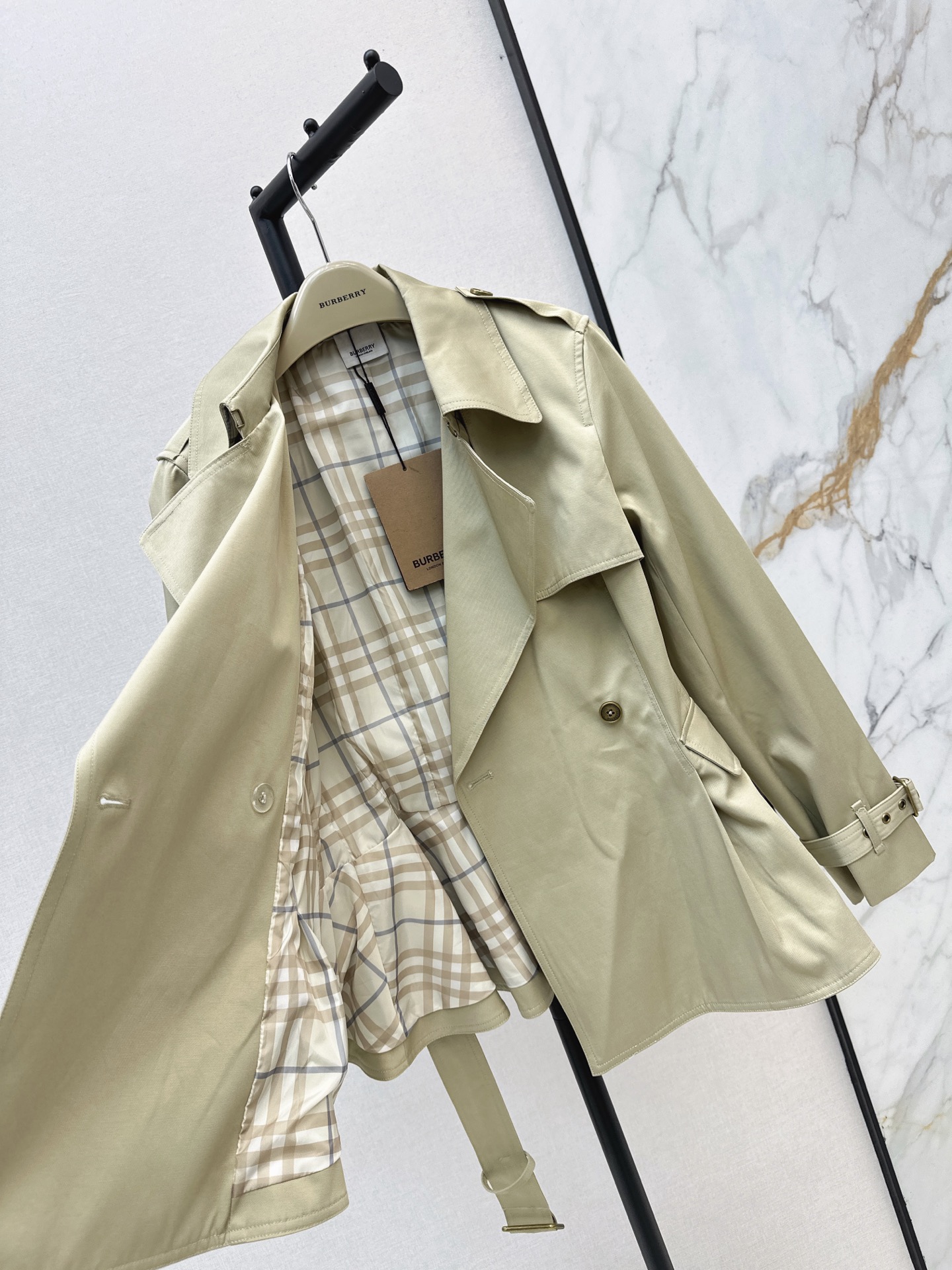 Bur 26fw cropped belted trench coats