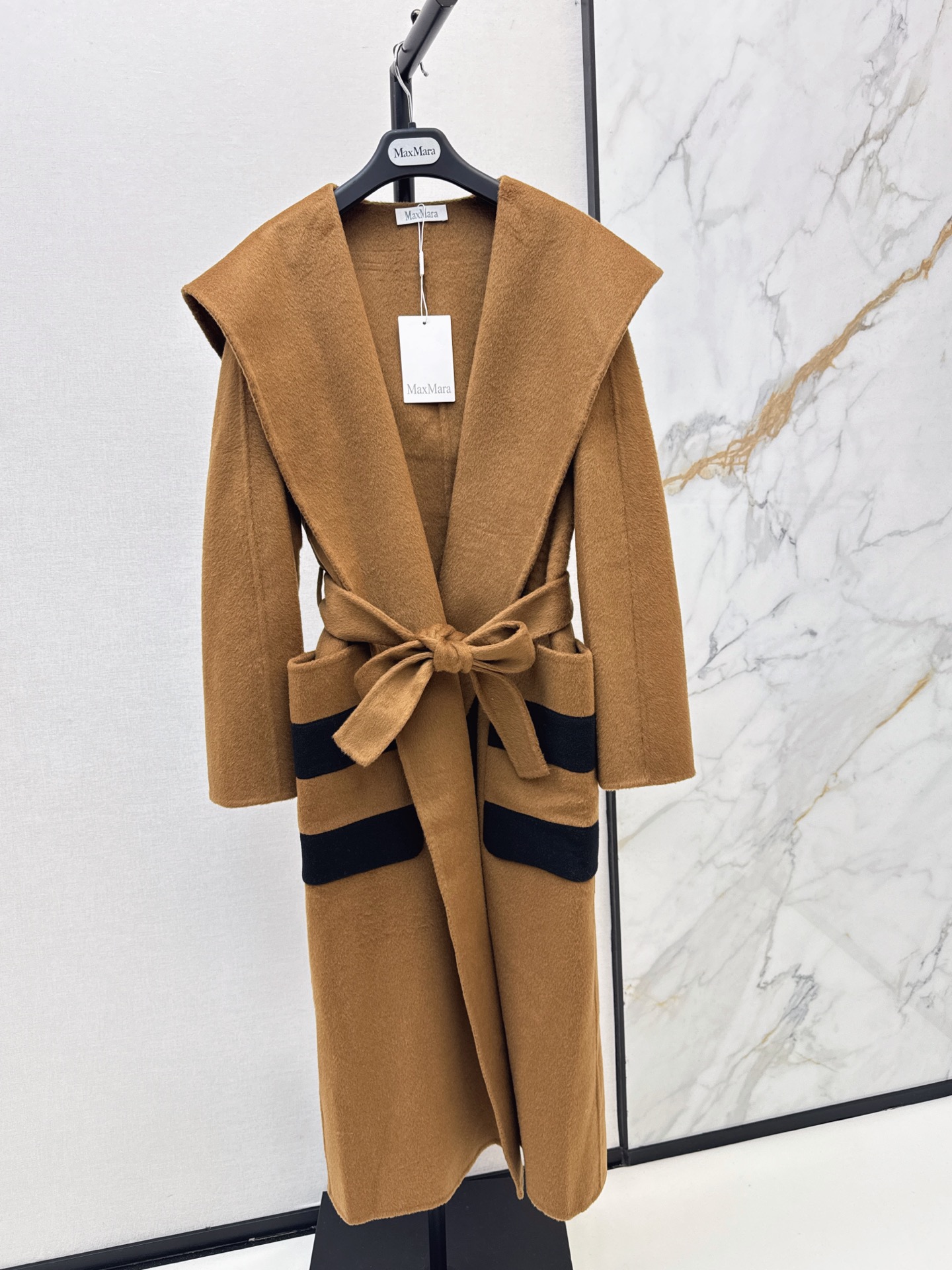 Max 26fw woolen hooded overcoats