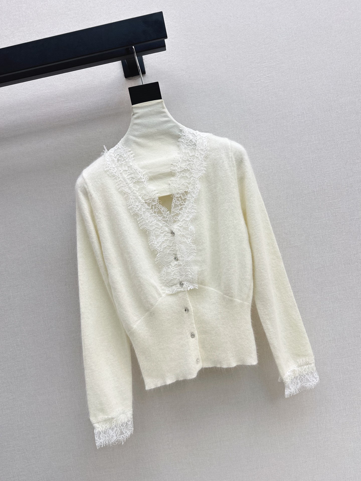 ES 26fw lace contract knit sweater