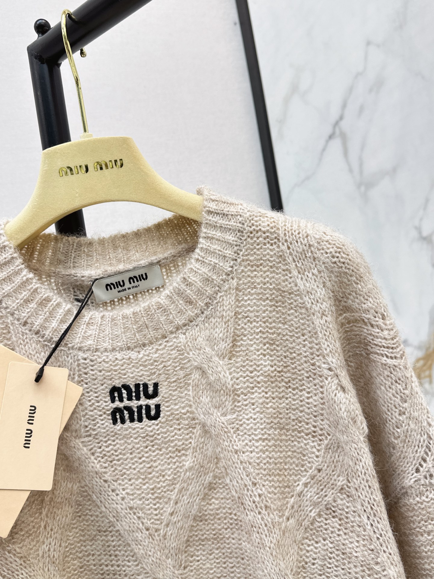 Miu 26fw letter embroidery sweater