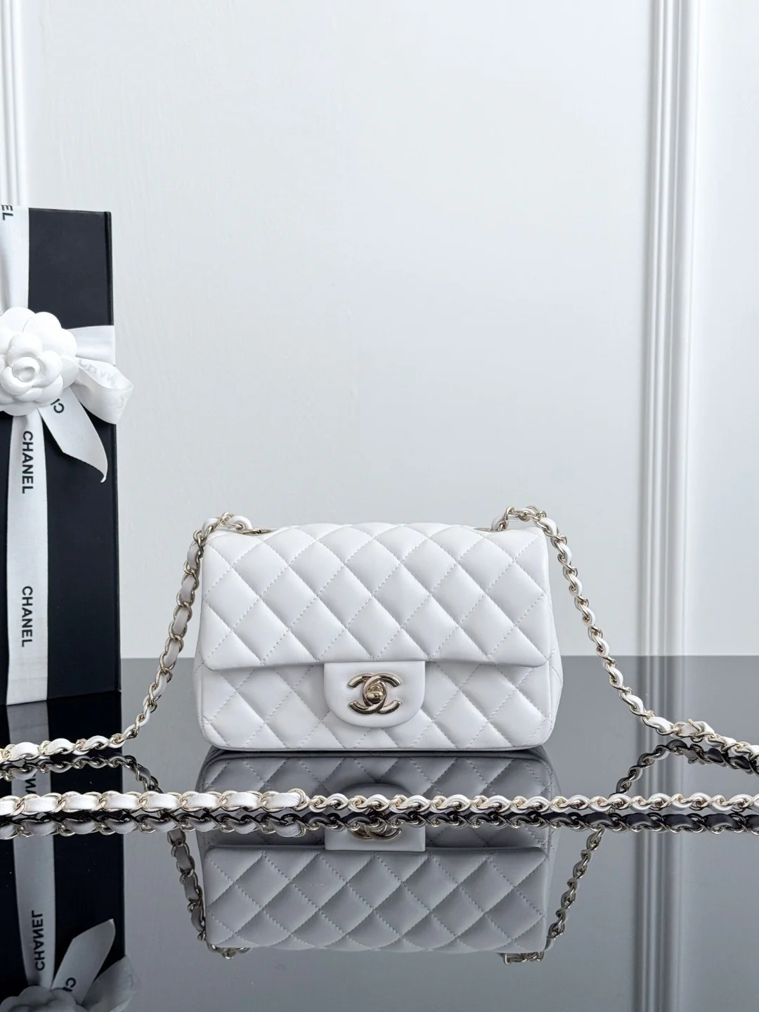 Chan cf20 chain shoulder bag
