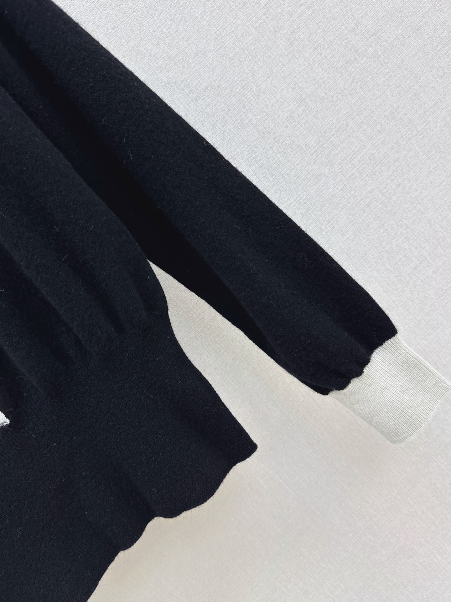Chan 26fw 3d bow sweater