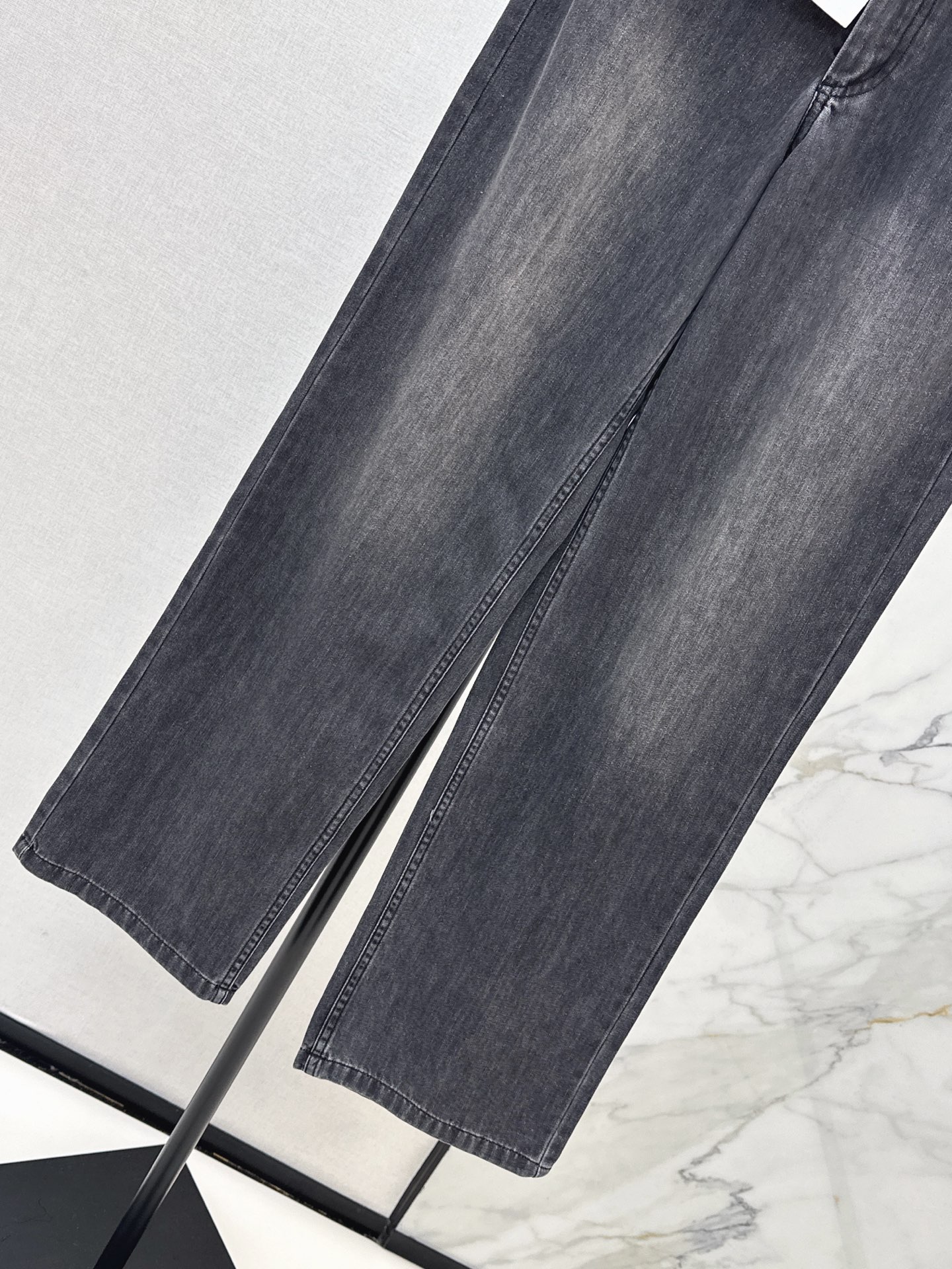 Chan 26ss straigh-leg jeans