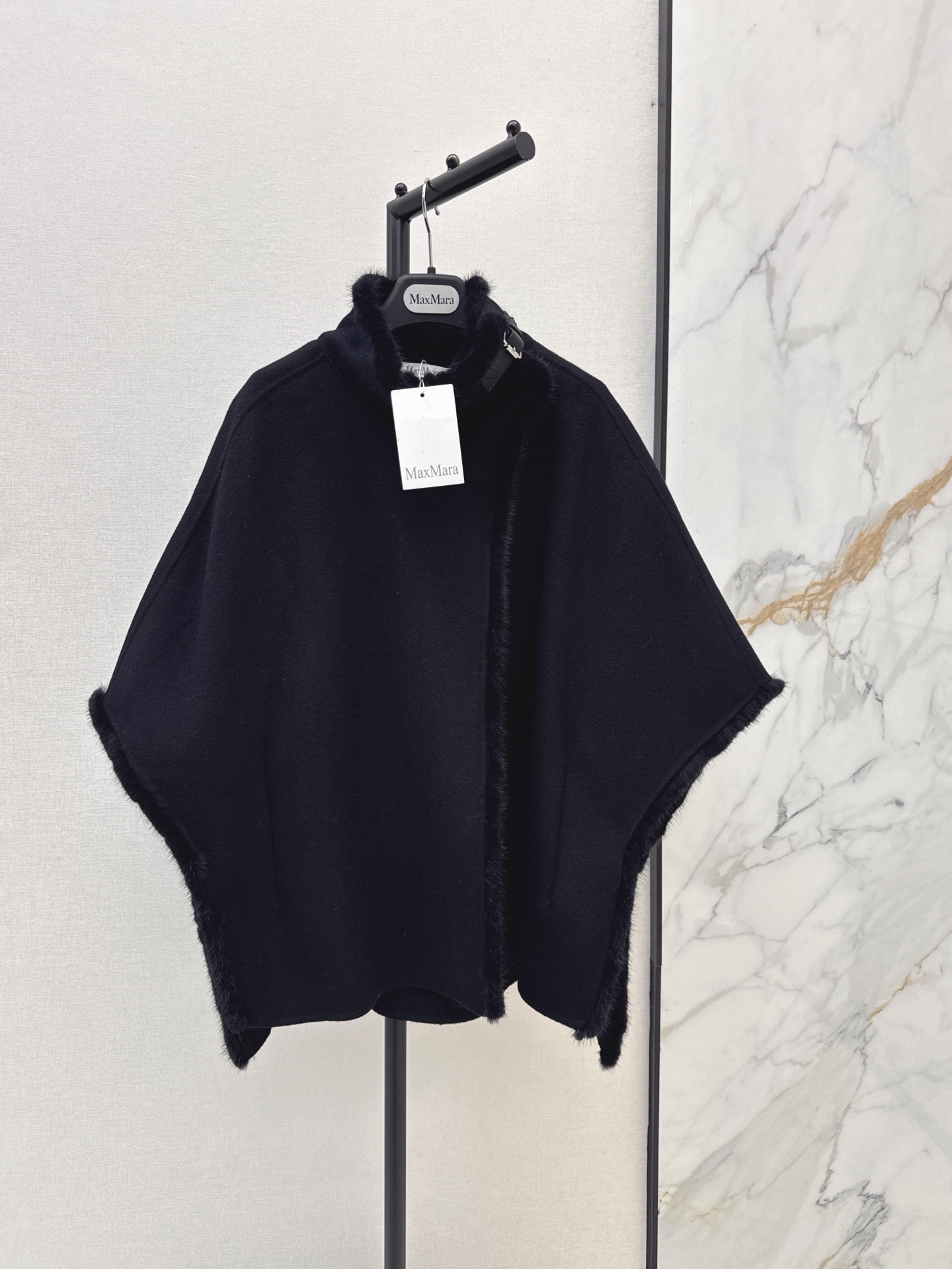 Max 26fw woolen cape jacket
