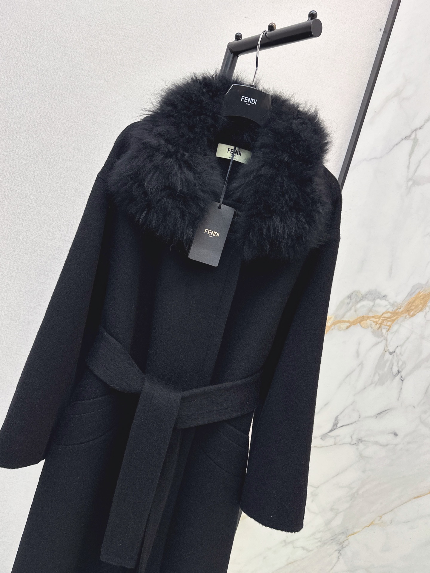 Fen 26fw fur-trim woolen overcoats