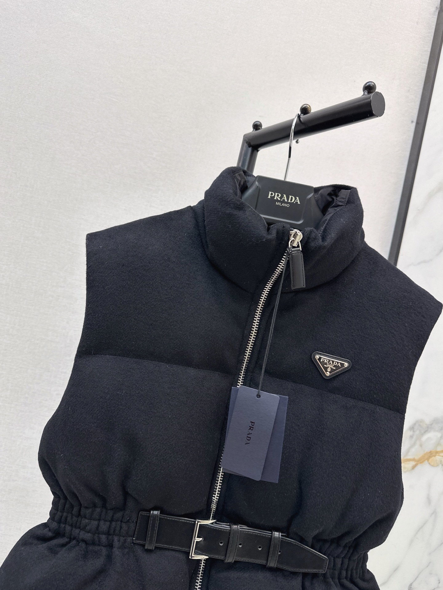 Pra 26fw woolen belted down vest