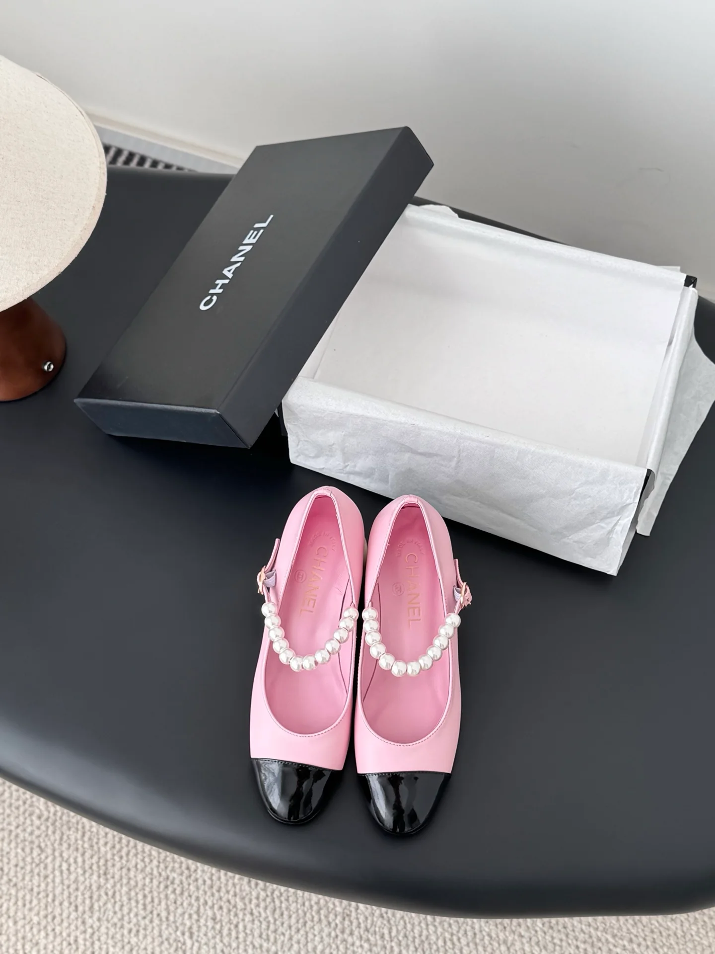 Chan 26ss pearl mary jane flats