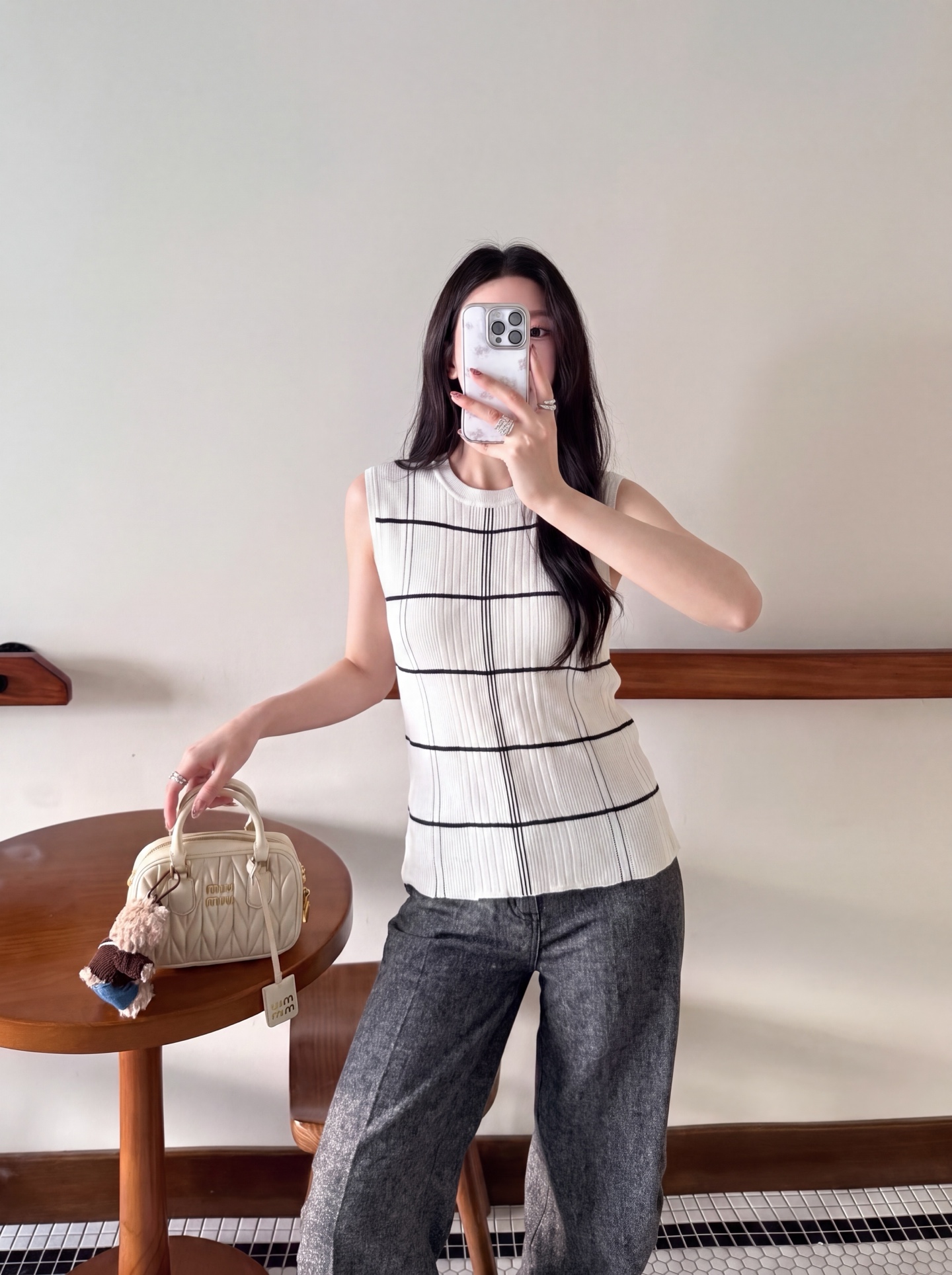 Max 26fw check knit vest
