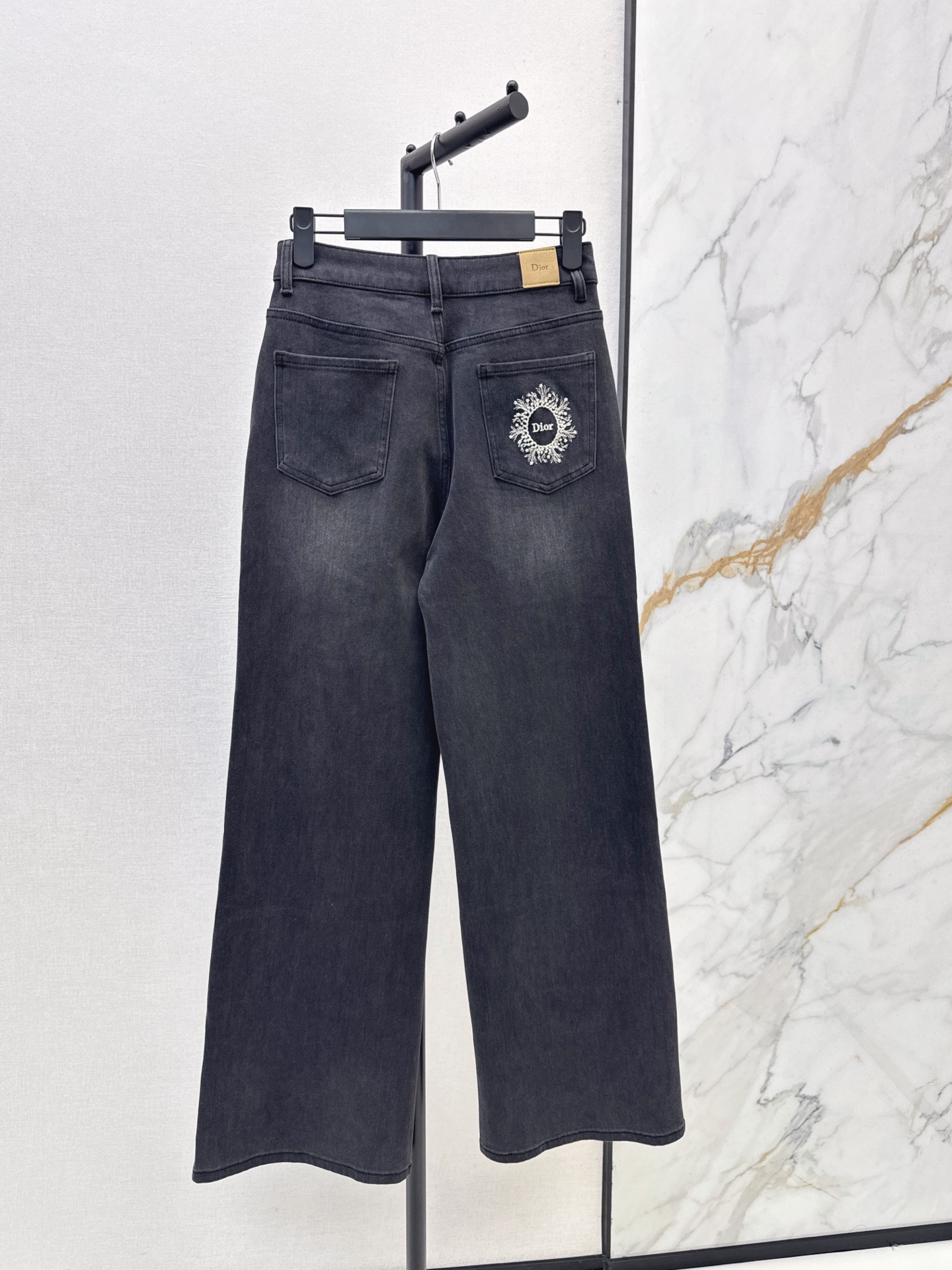 CD 26fw embroidery patch jeans