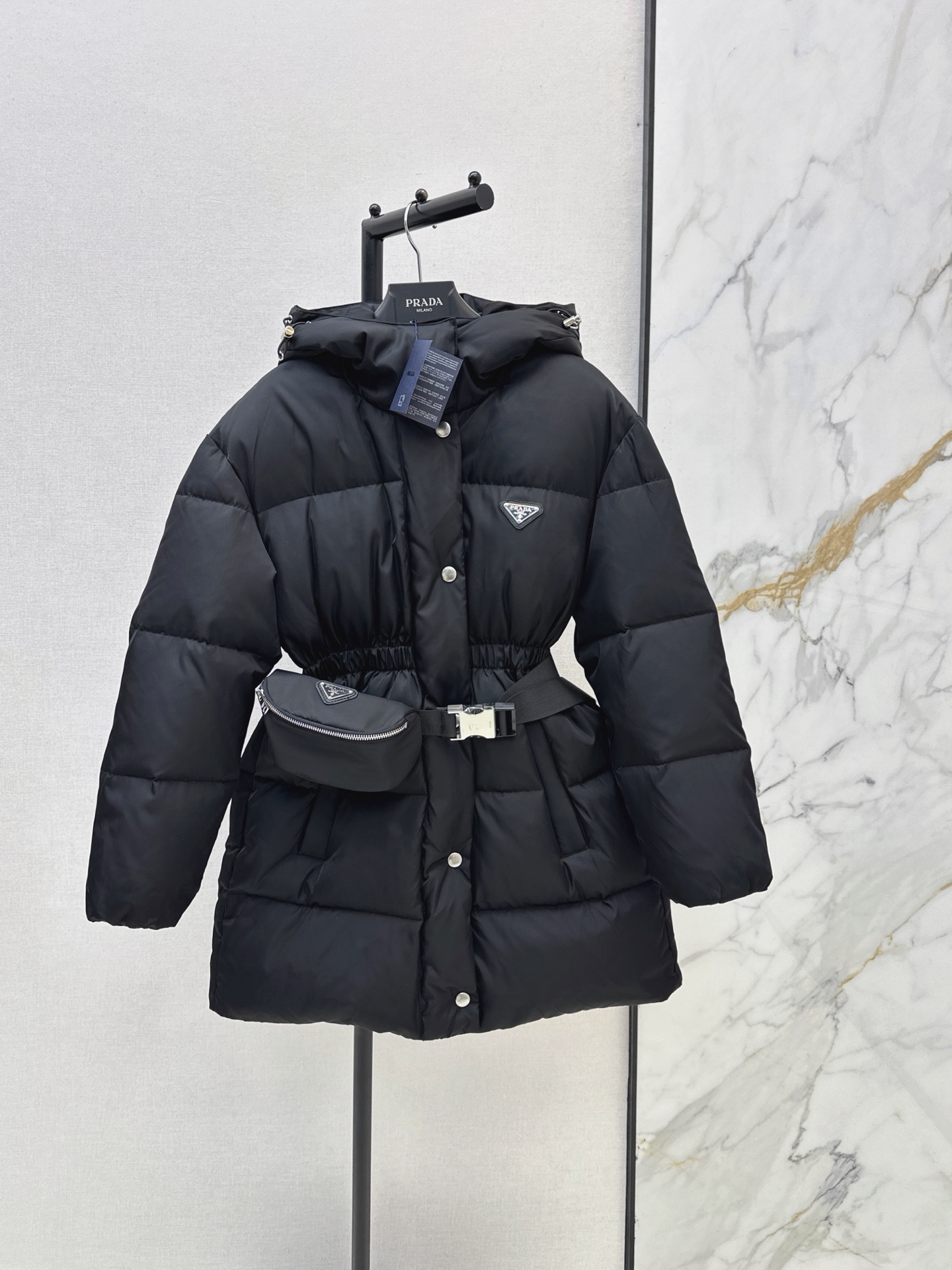 Pra 26fw hooded belted down jacket