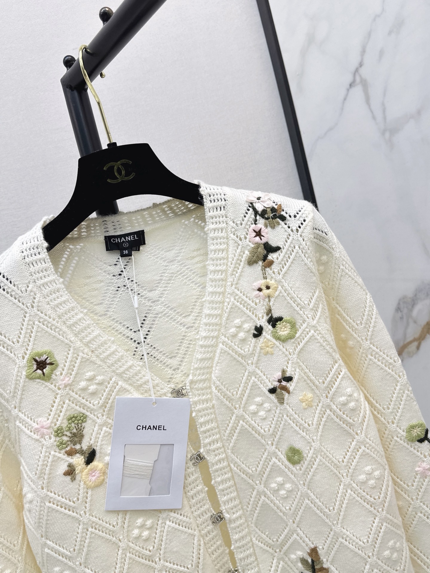 Chan 26fw embroidery knit casrdigan