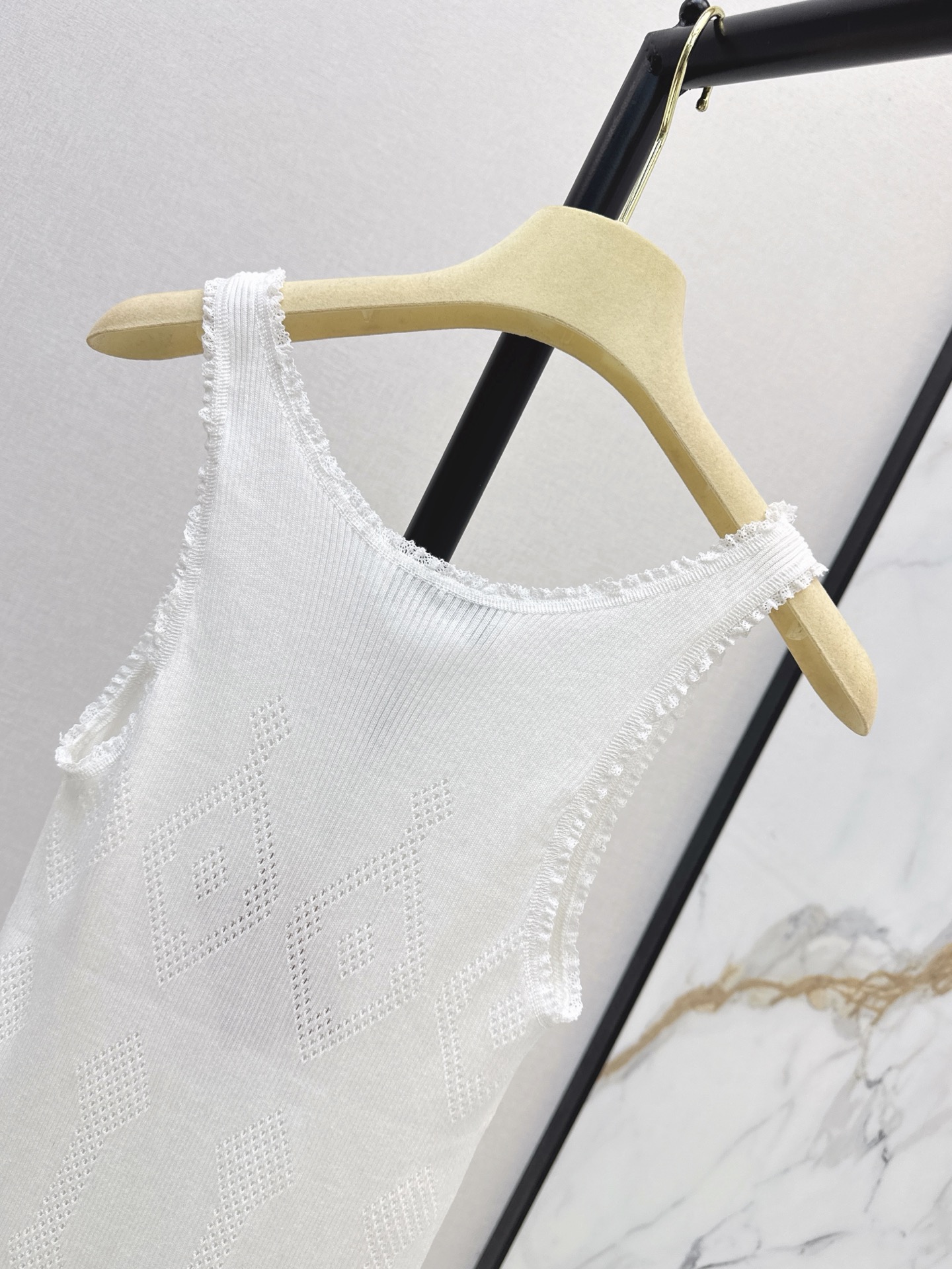 Miu 26fw lace trim vest