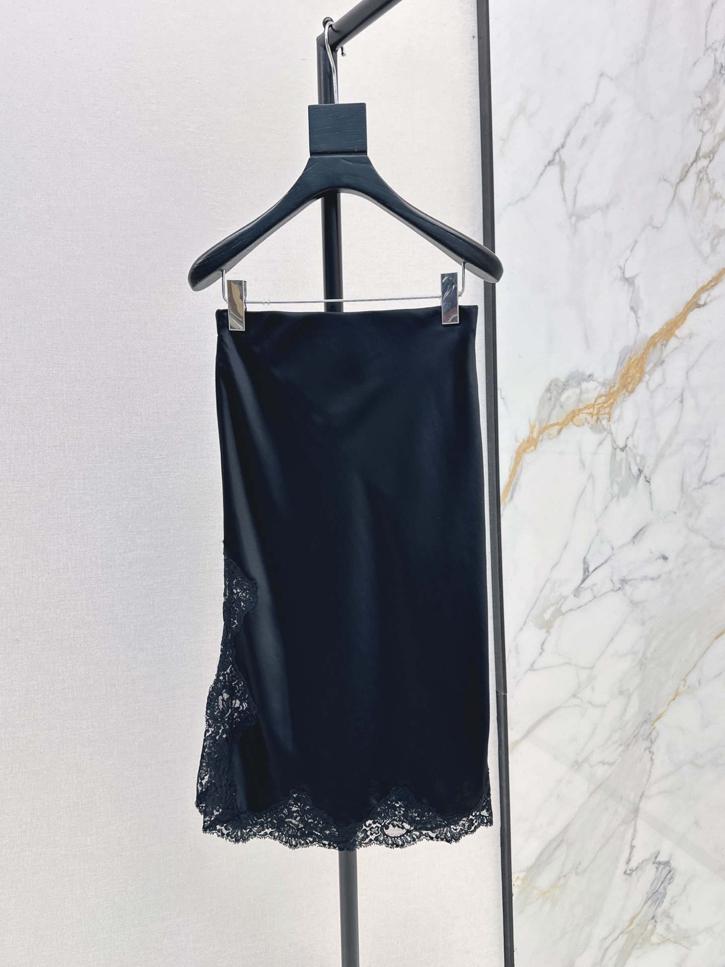 ES 26ss lace contract satin skirt