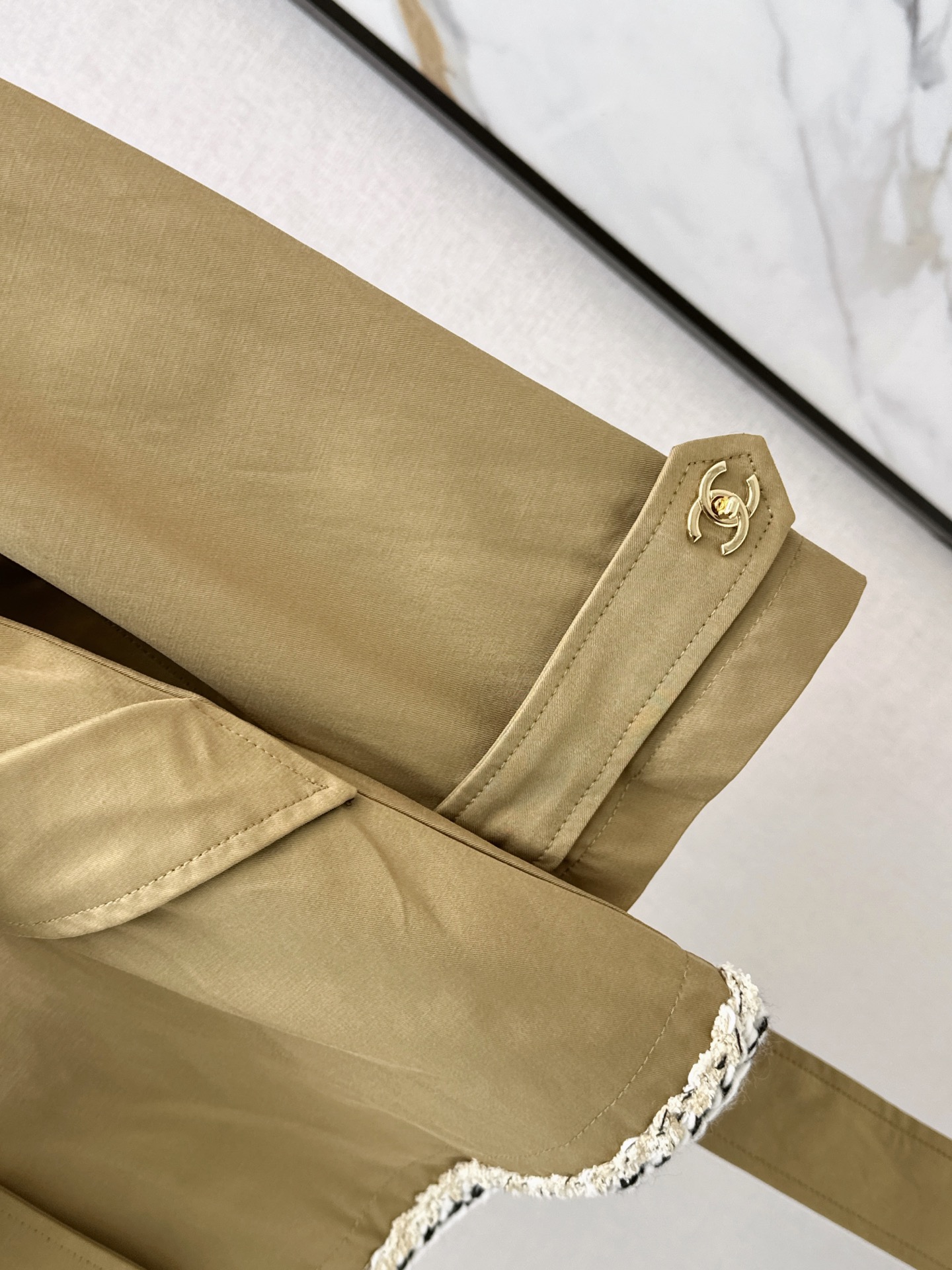 Chan 26fw belted cropped trench coats
