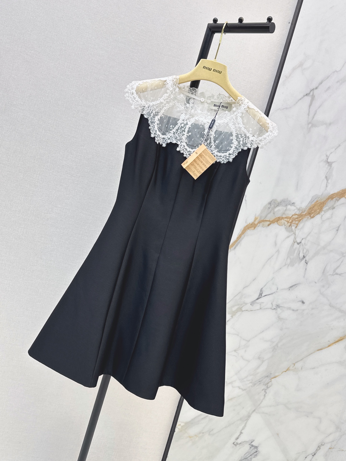 Miu 26ss lace contract dress