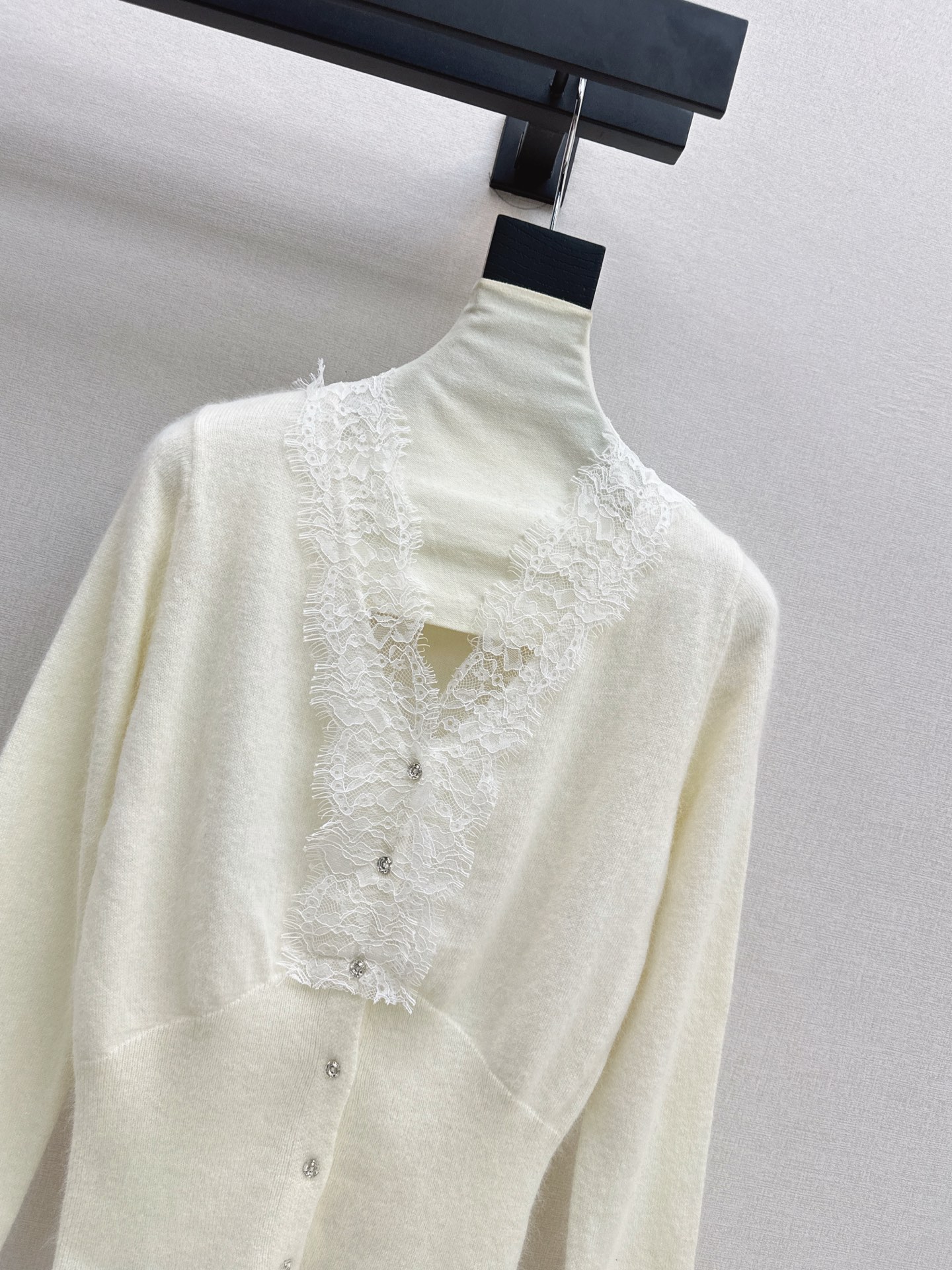 ES 26fw lace contract knit sweater