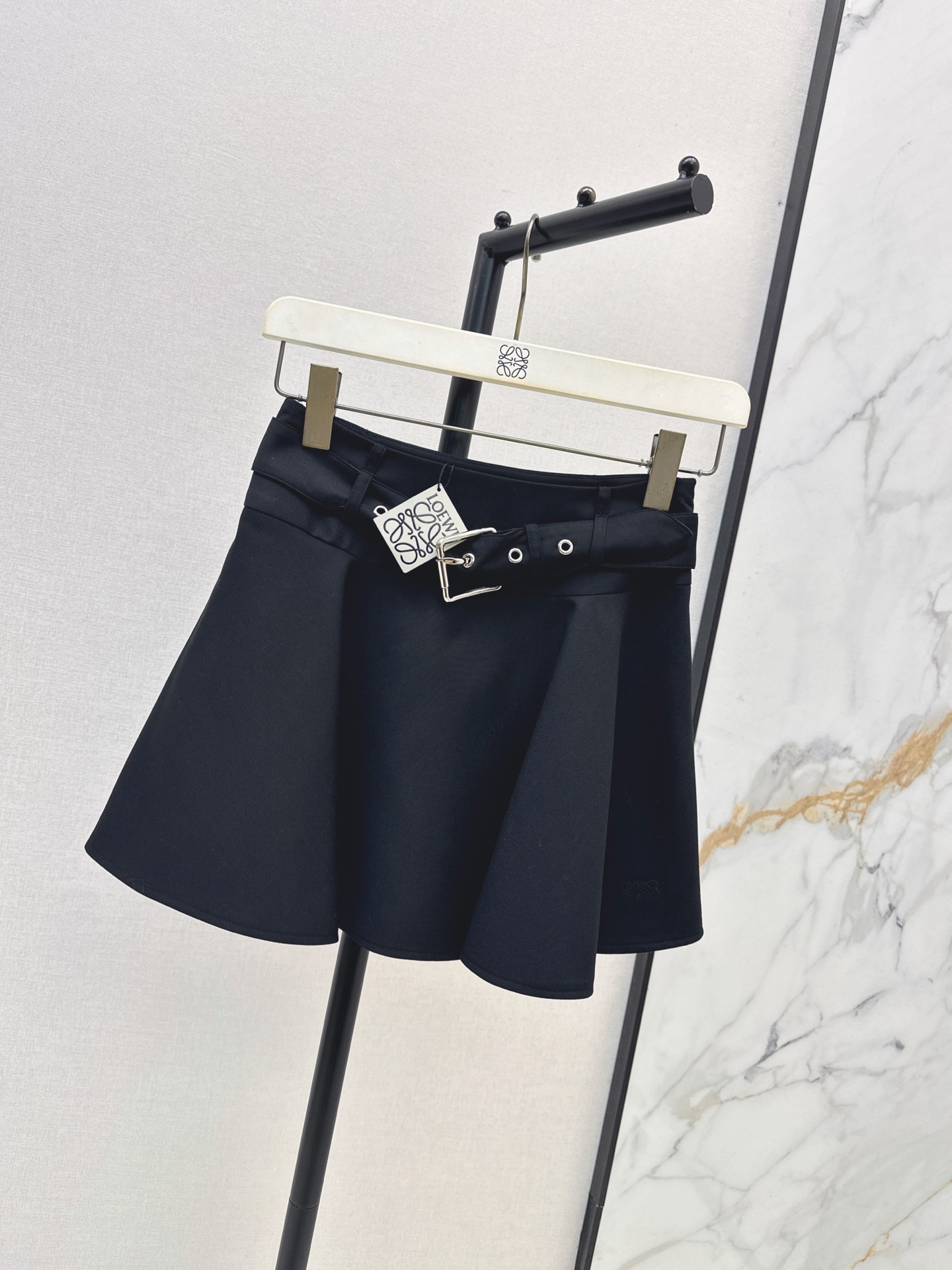 Loe 26fw belted mini skirt