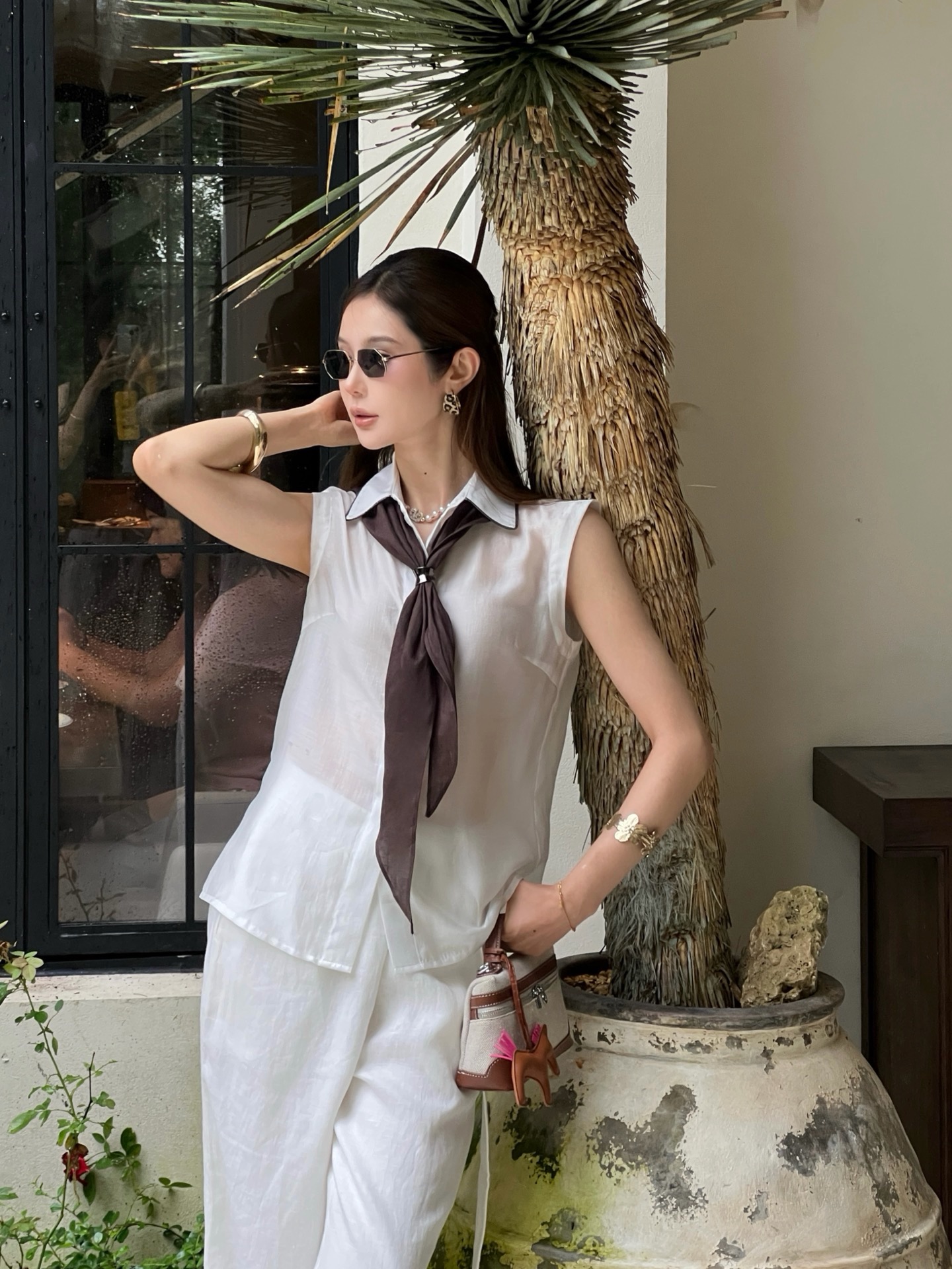 Brun 26fw sleeveless scraf shirt
