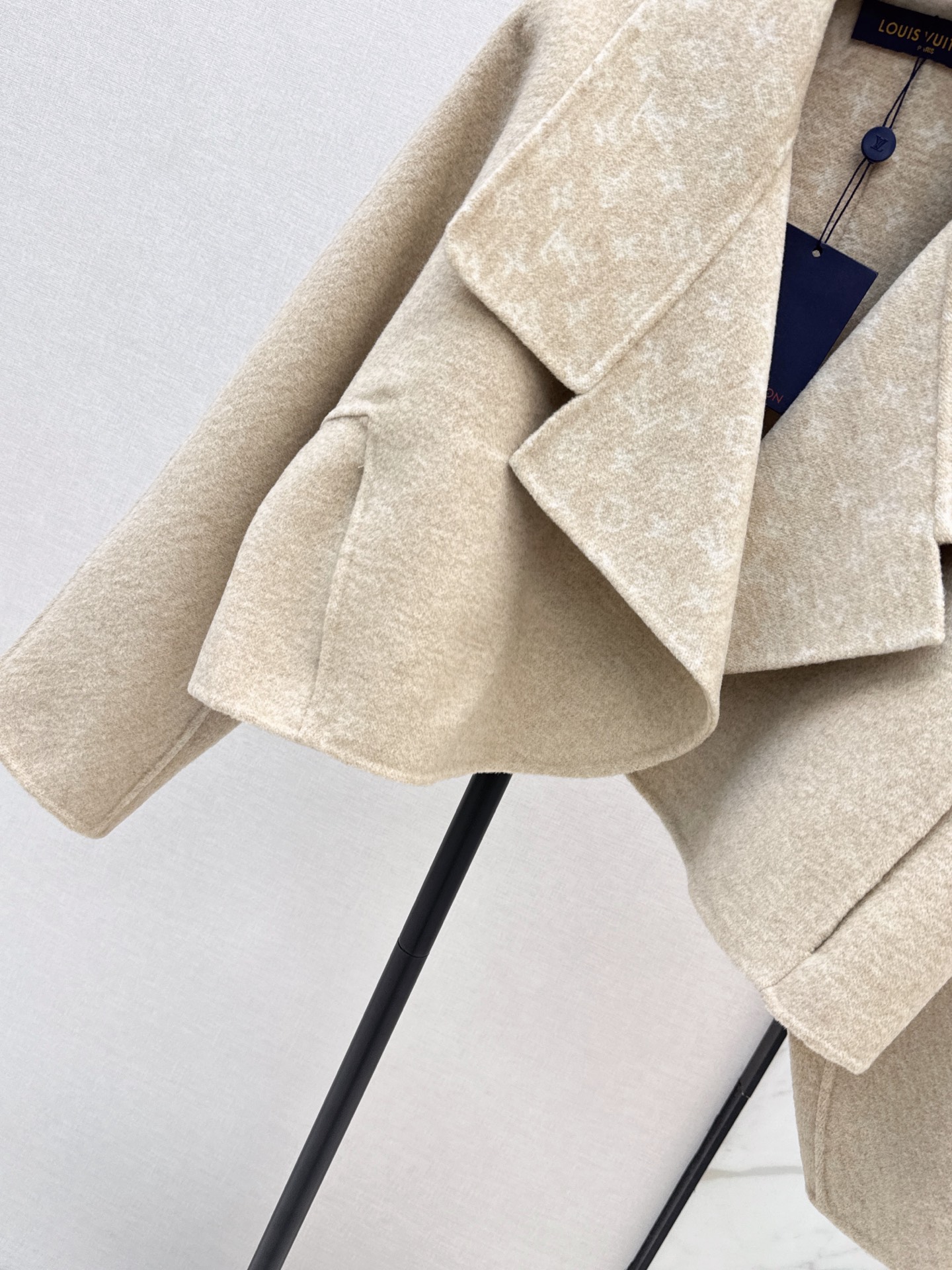 Loui 26fw cropped jacket