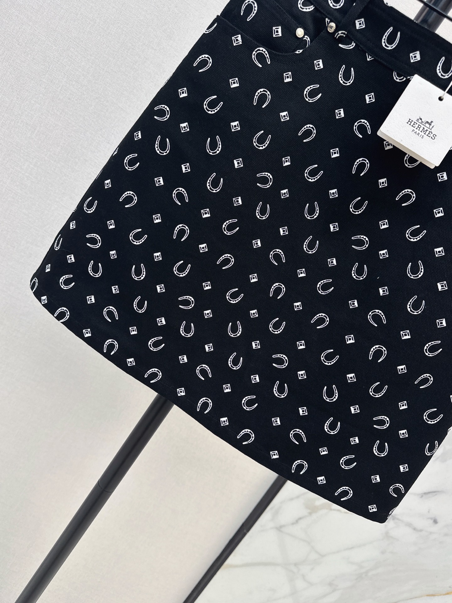 Herm 26fw print skirt