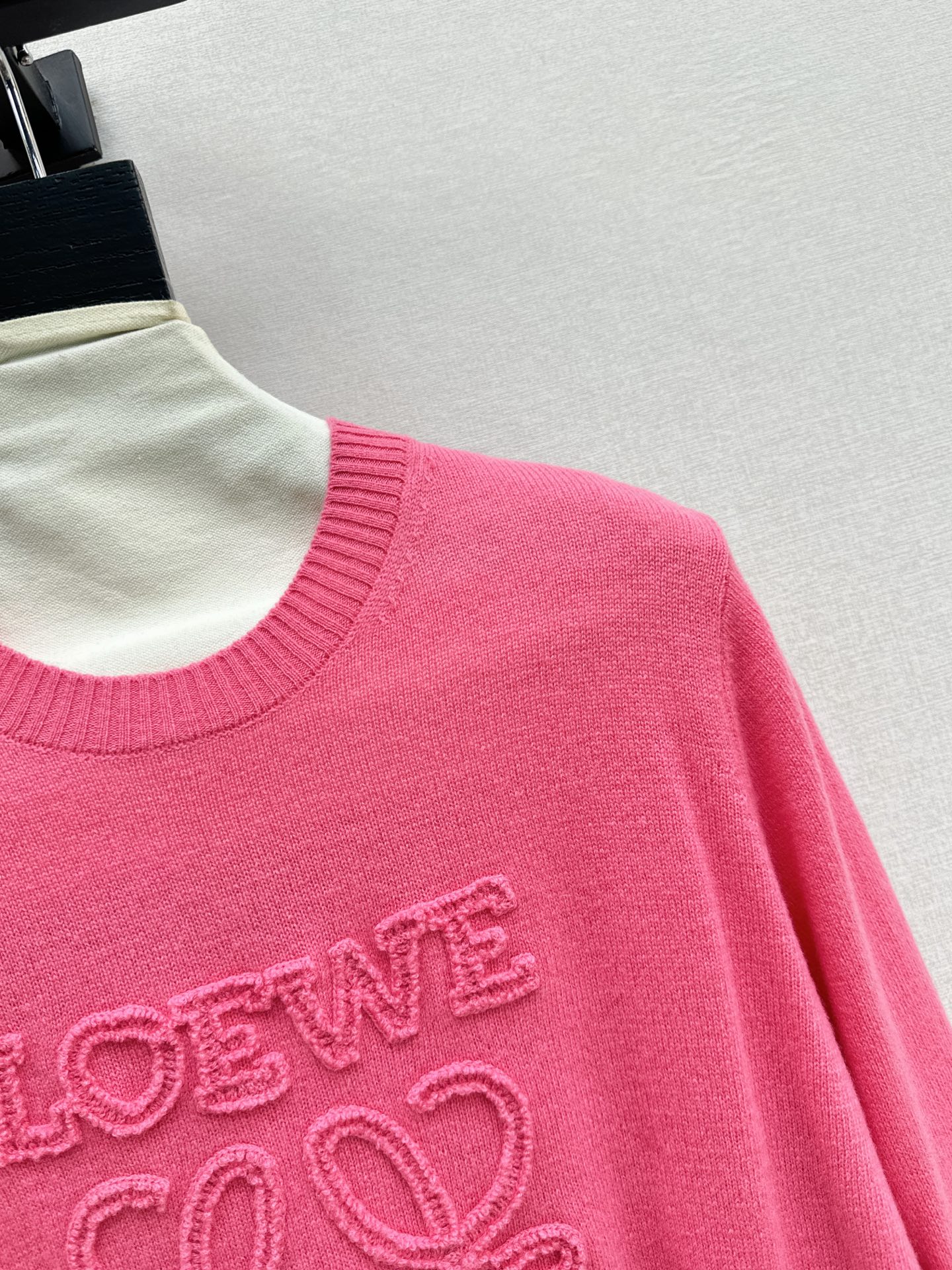Loe 26fw embroidery sweater