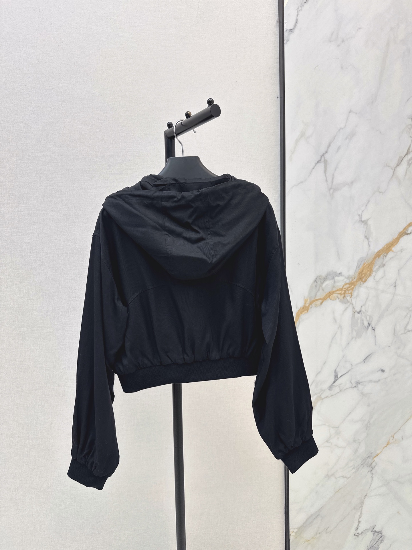 Pra 26fw cropped hooded jacket