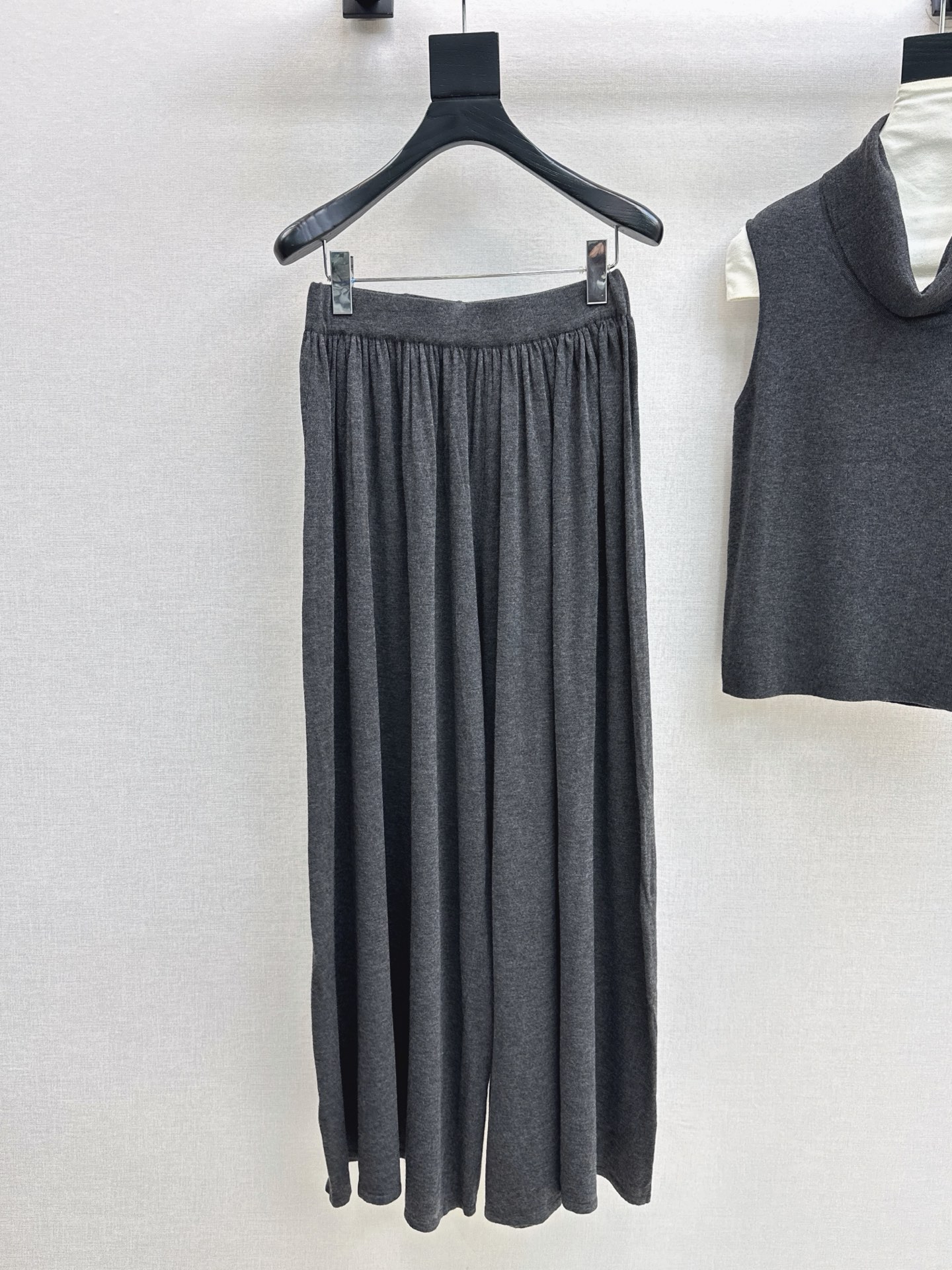 Her 26fw belted knit sleeveless top pants sets