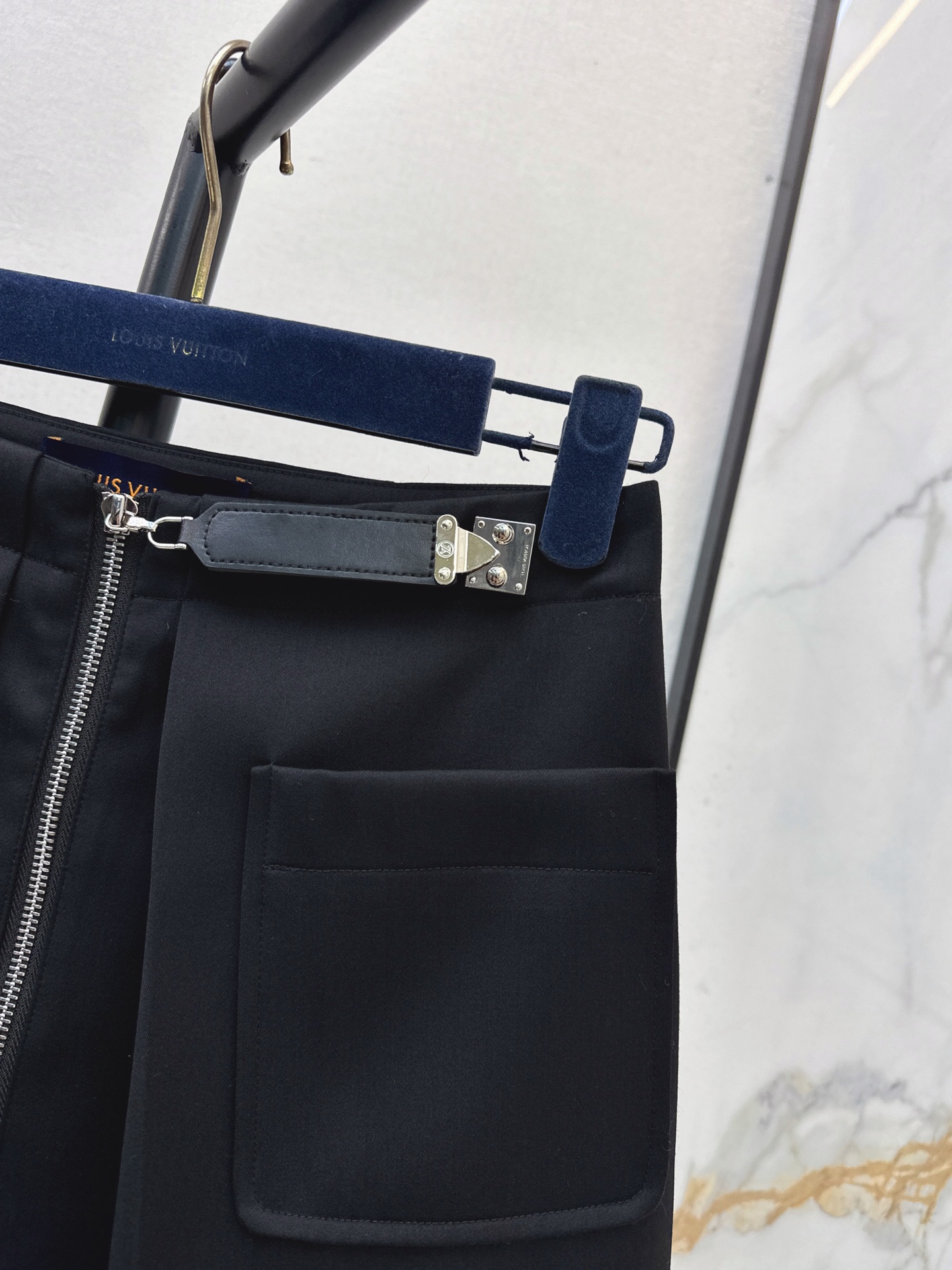 Loui 26fw zipper skirt