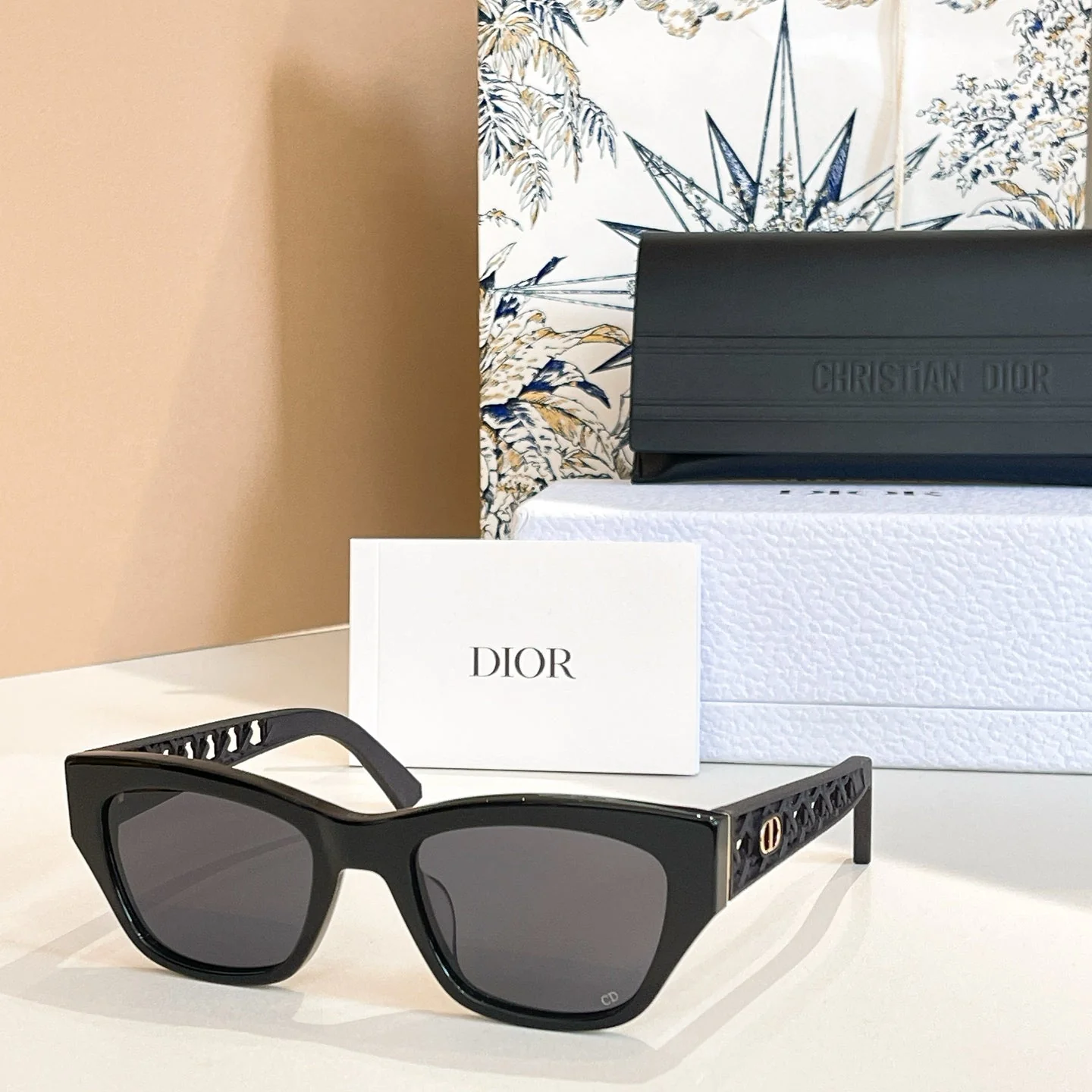 D S2I sunglasses