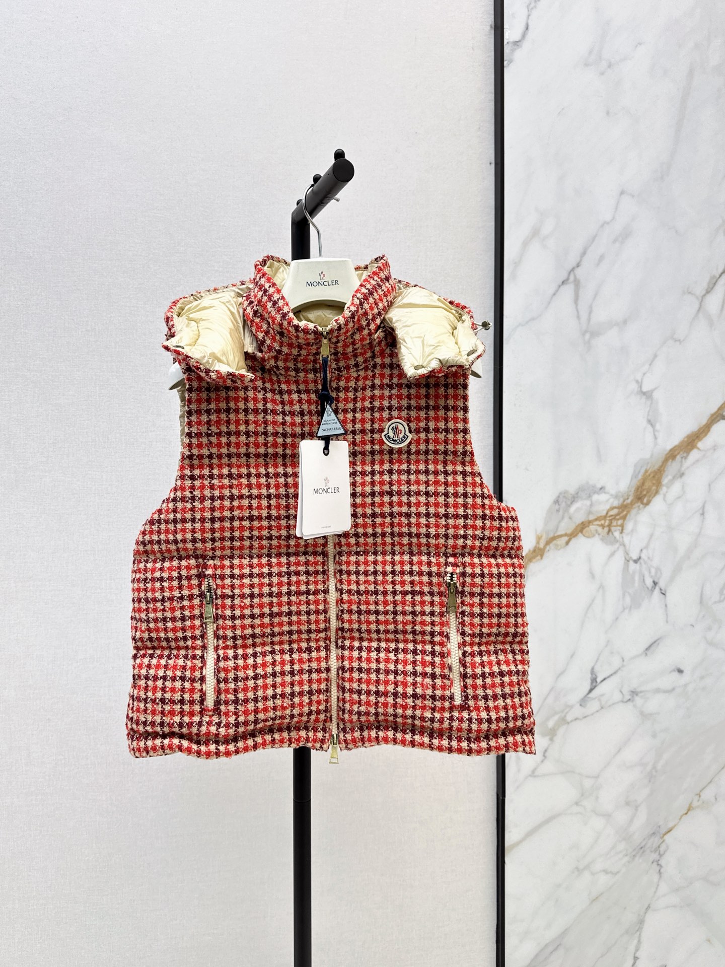 Monc 26fw houndstooth down vest