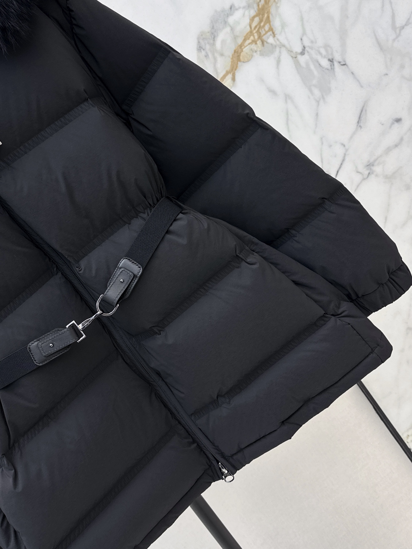 Max 26fw fur-trim hooded belted down jacket